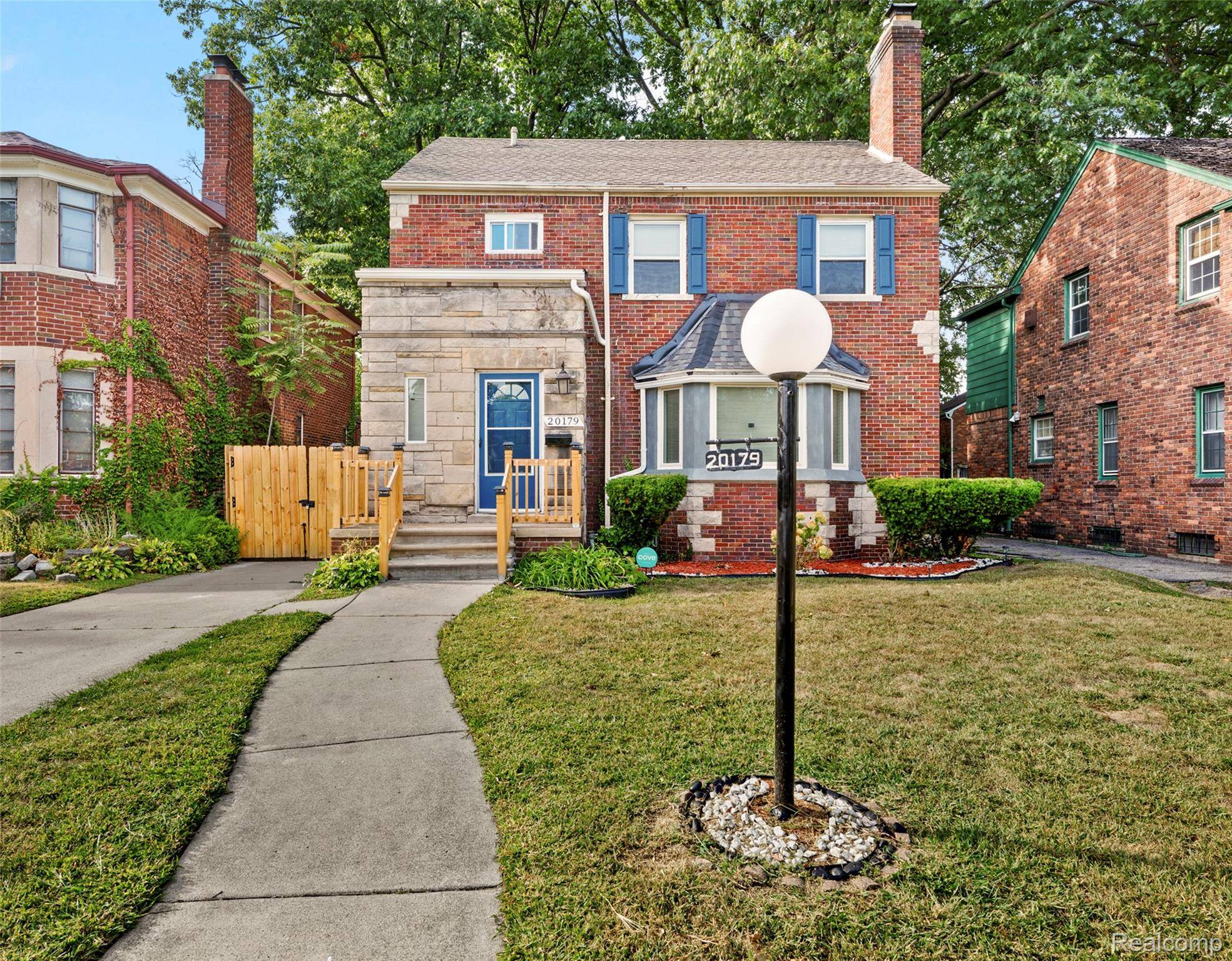 Detroit, MI 48221,20179 CANTERBURY RD