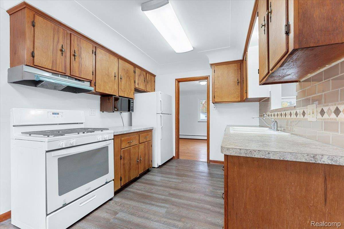 Grosse Ile, MI 48138,9127 Lake RD