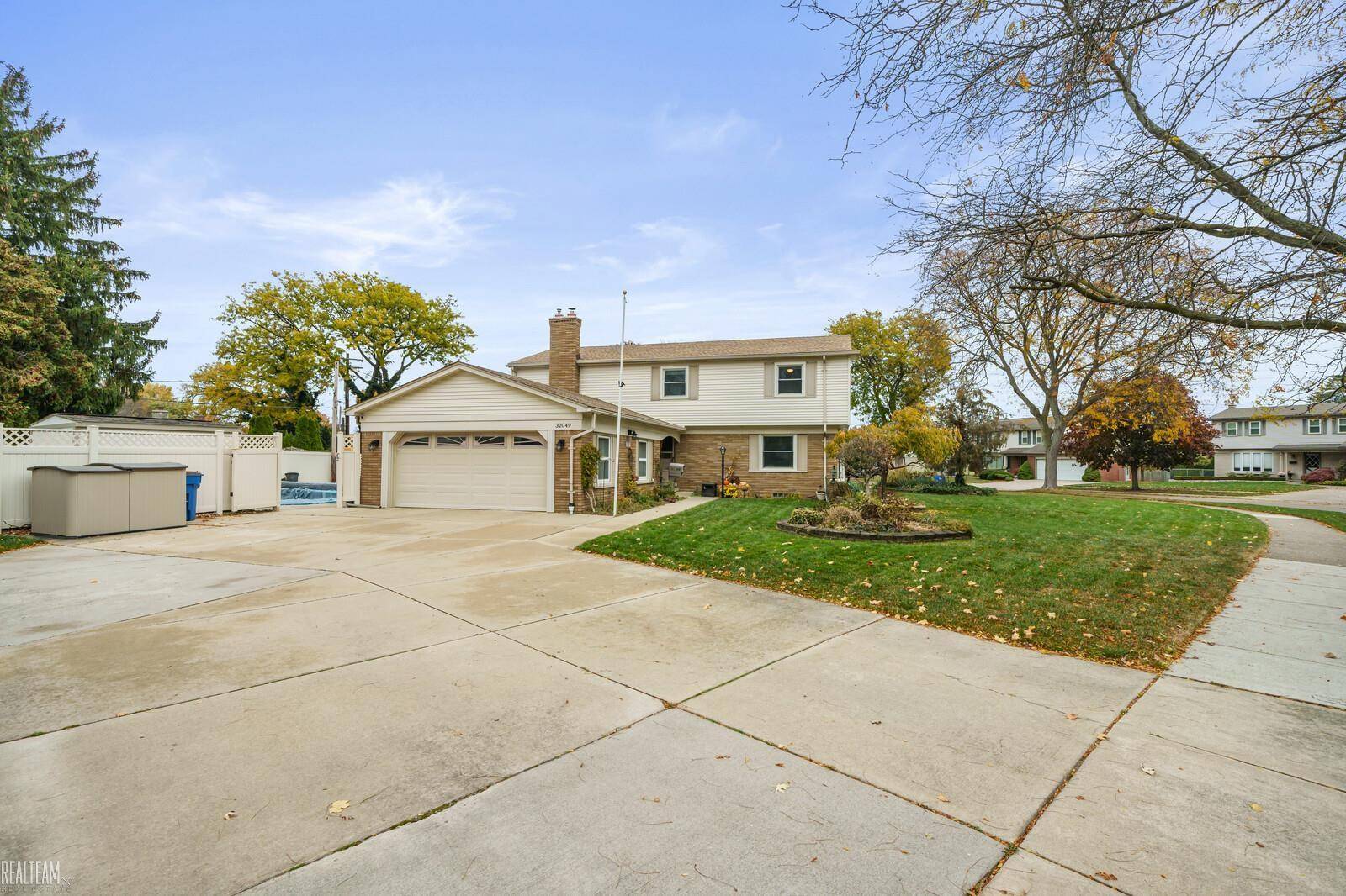 Warren, MI 48093,32049 Cambridge DR