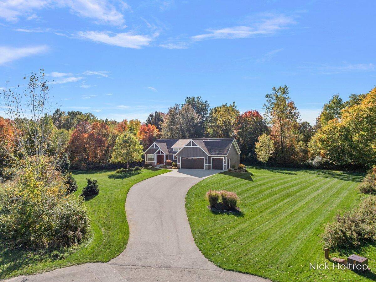 Hudsonville, MI 49426,6131 Deertrail CT