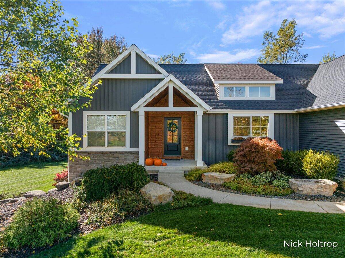 Hudsonville, MI 49426,6131 Deertrail CT