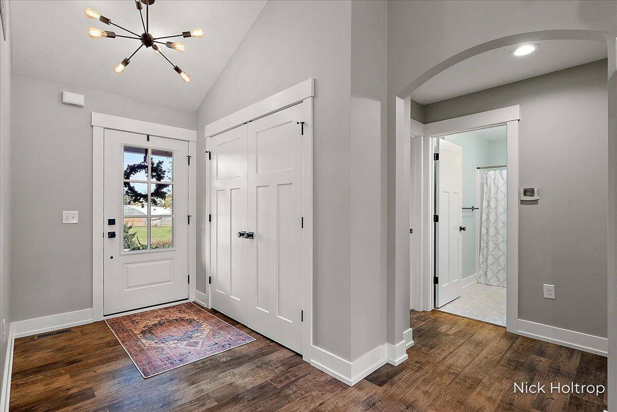 Hudsonville, MI 49426,6131 Deertrail CT