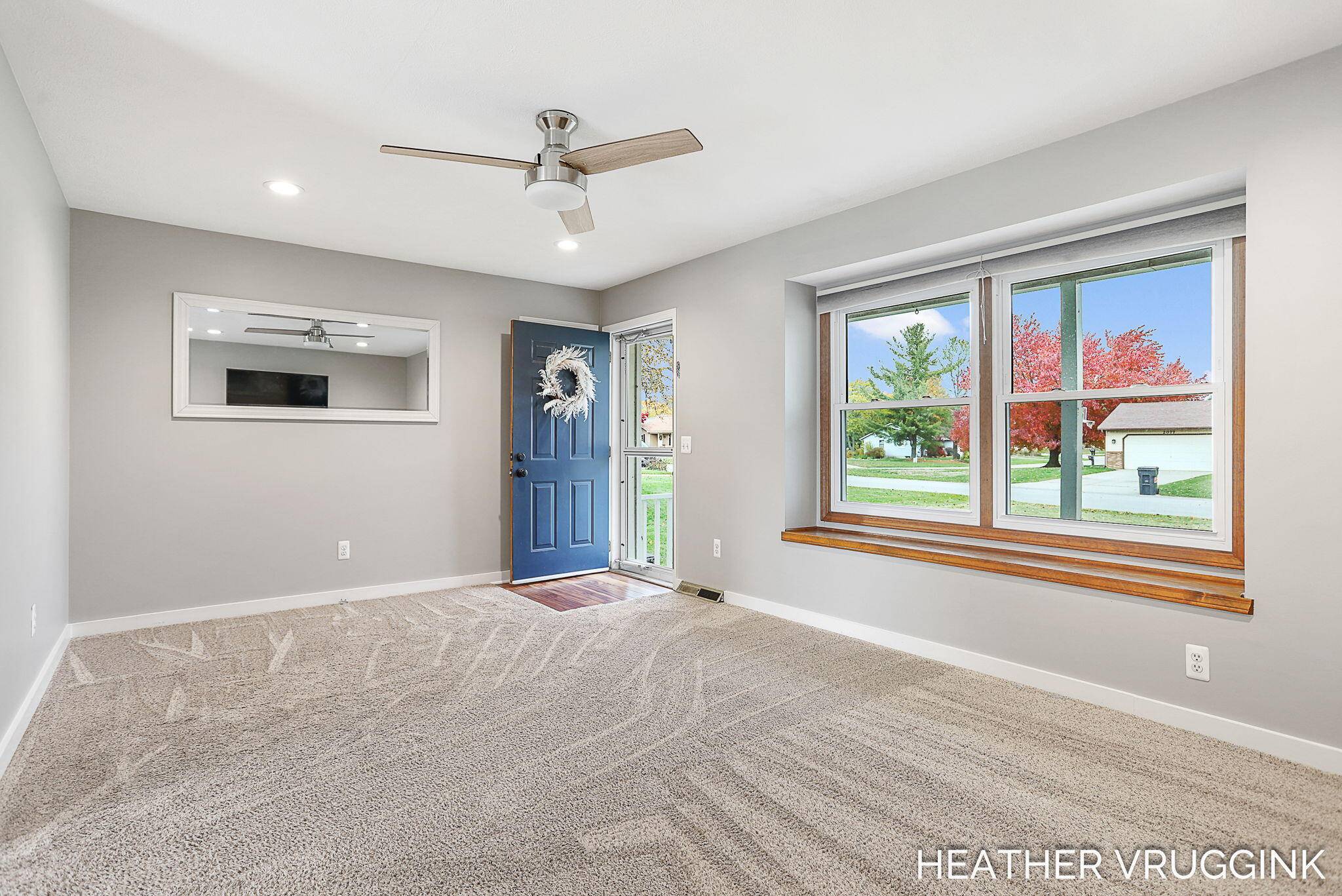 Jenison, MI 49428,2072 Oak Hollow DR