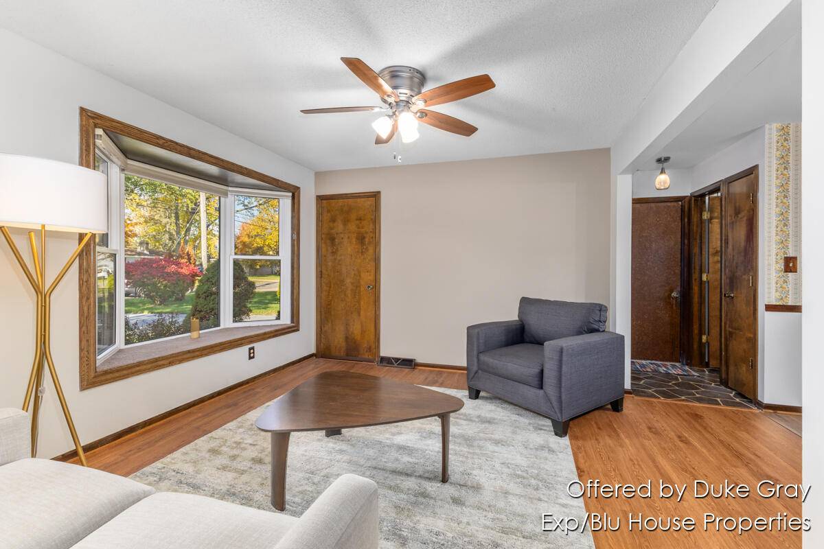 Jenison, MI 49428,6374 Clover LN