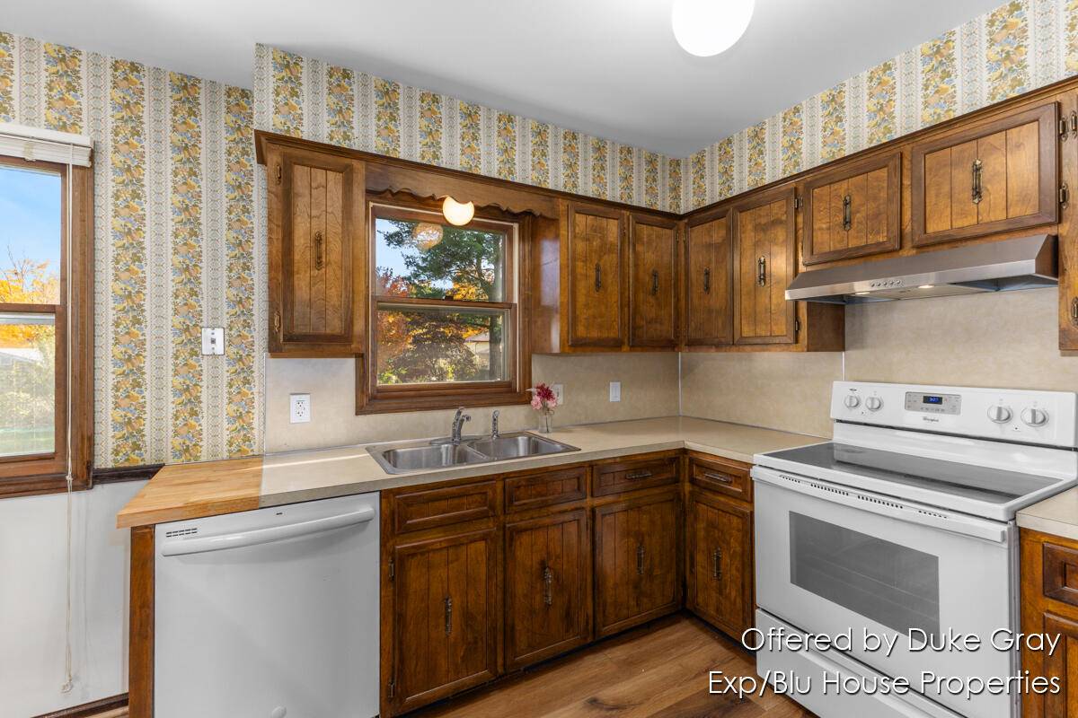 Jenison, MI 49428,6374 Clover LN