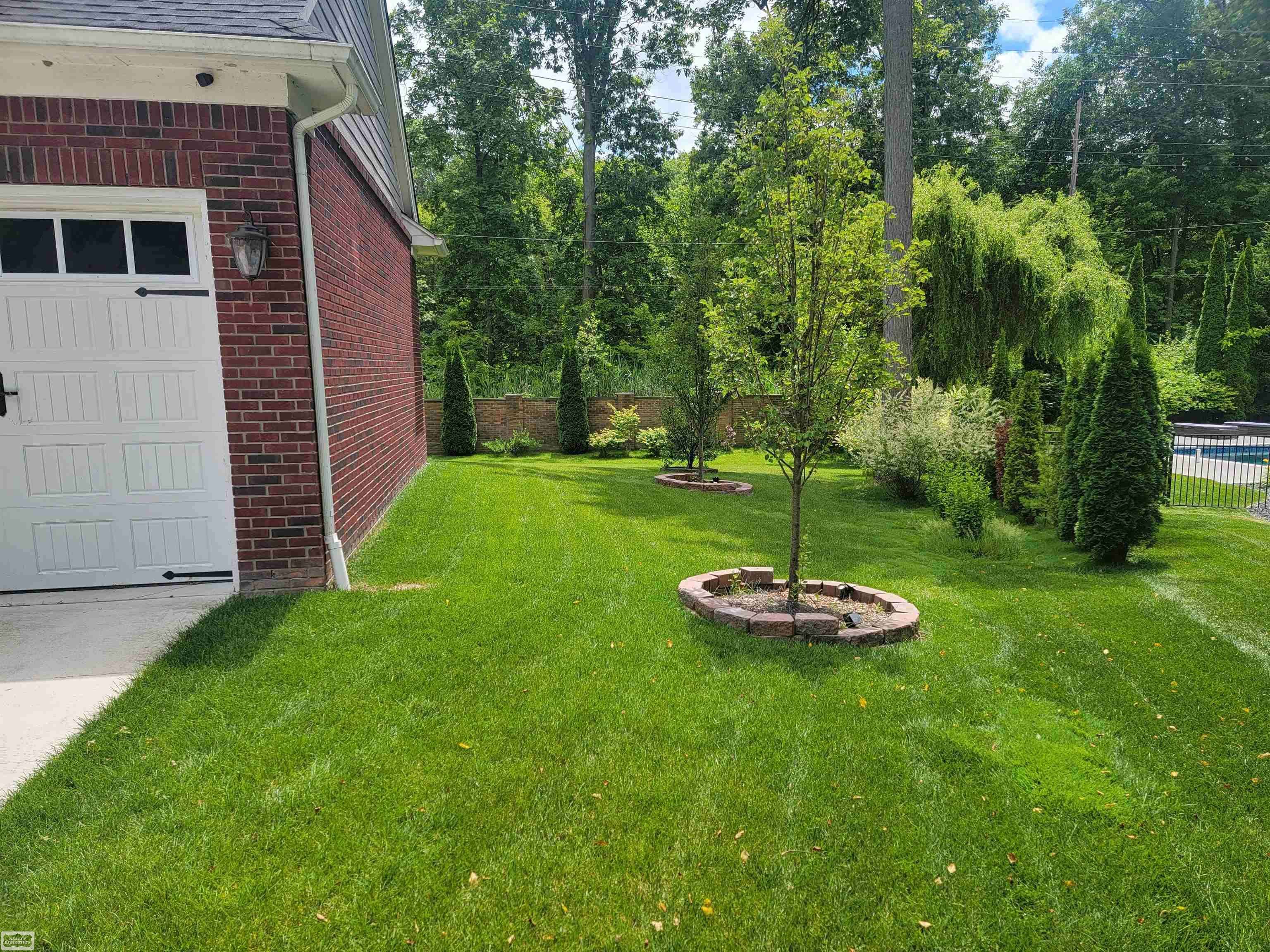 Harrison Twp, MI 48045,37832 Trillium PL