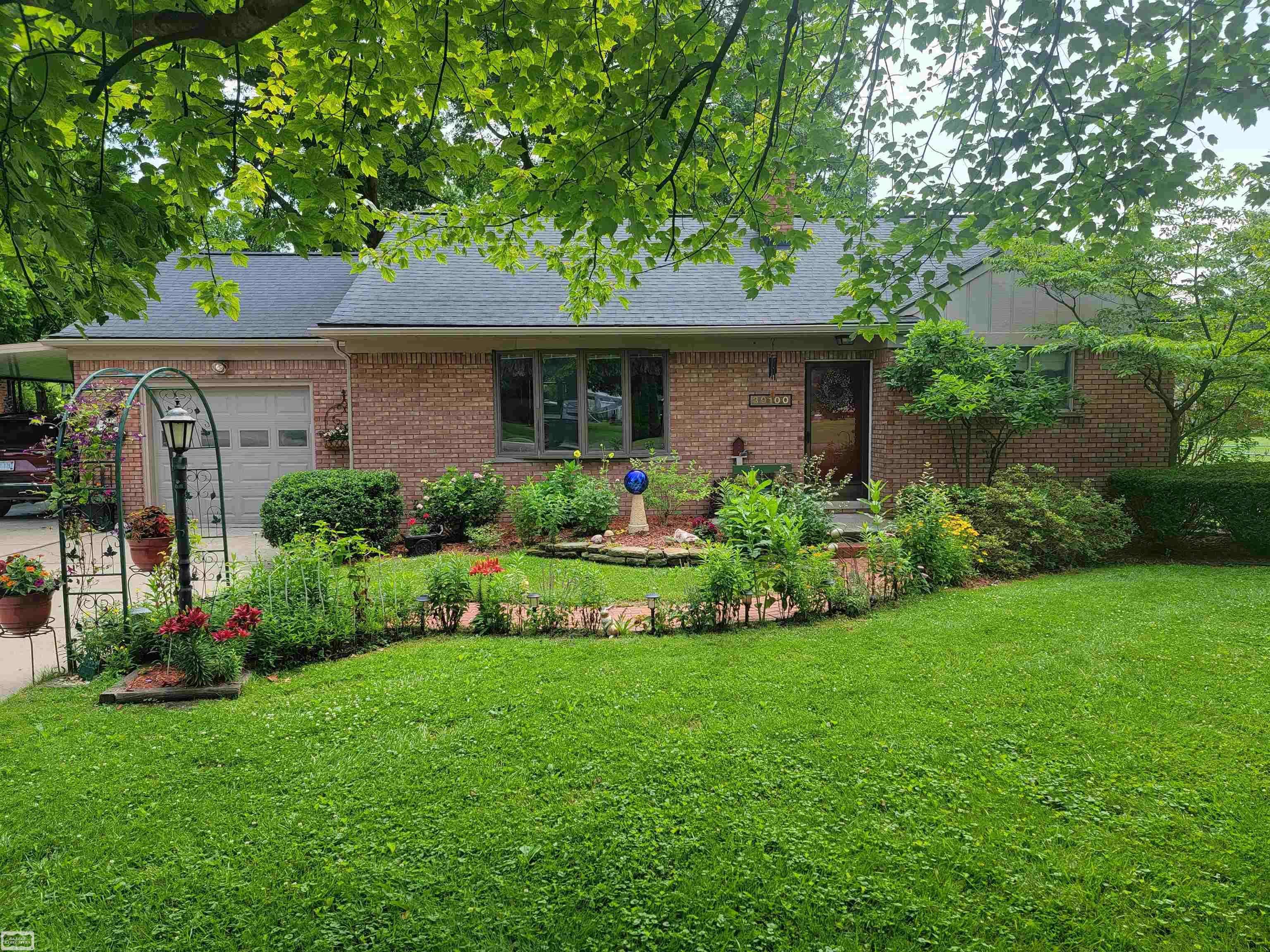 Harrison Twp, MI 48045,39100 Willowmere ST