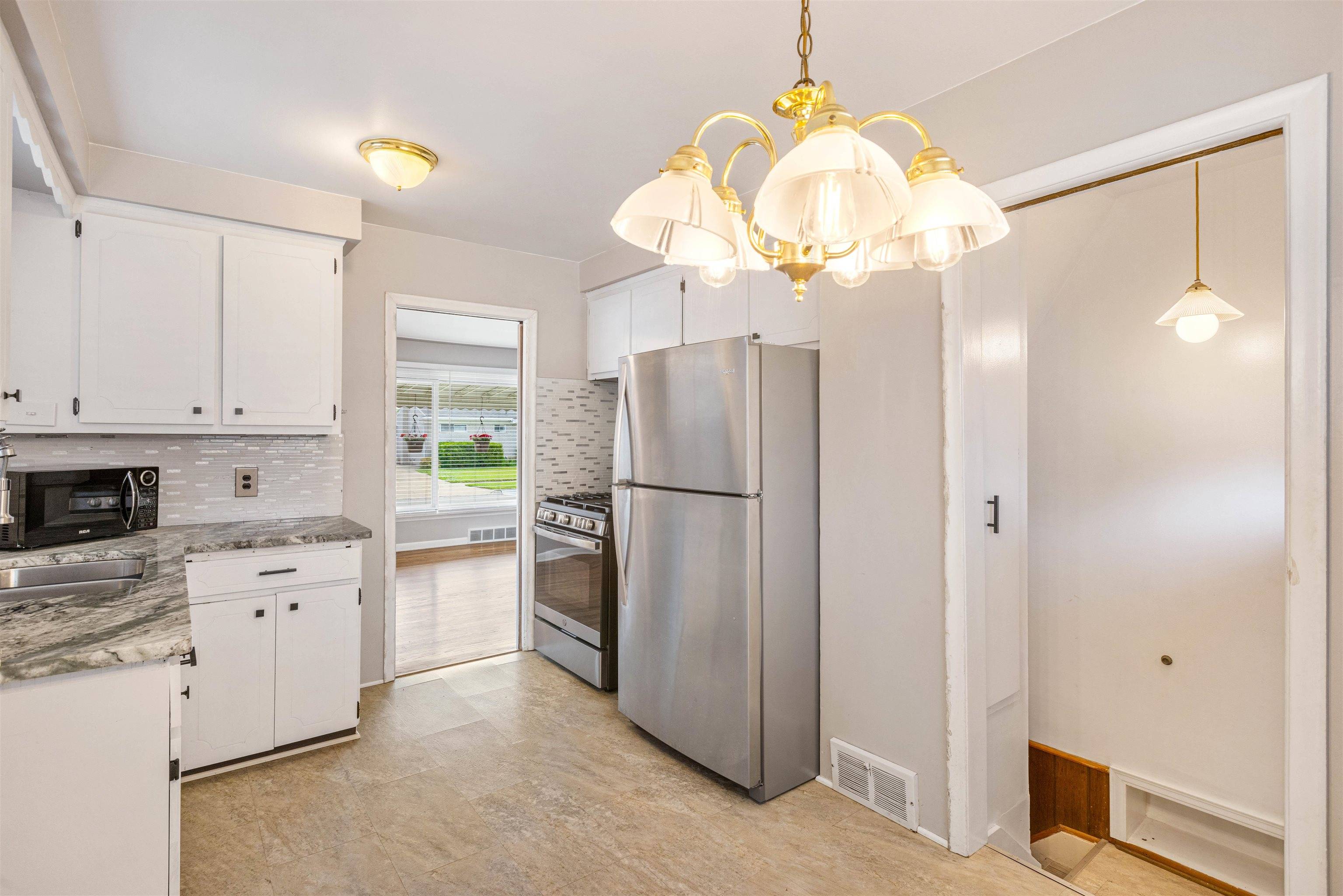 Roseville, MI 48066,25635 Huron ST