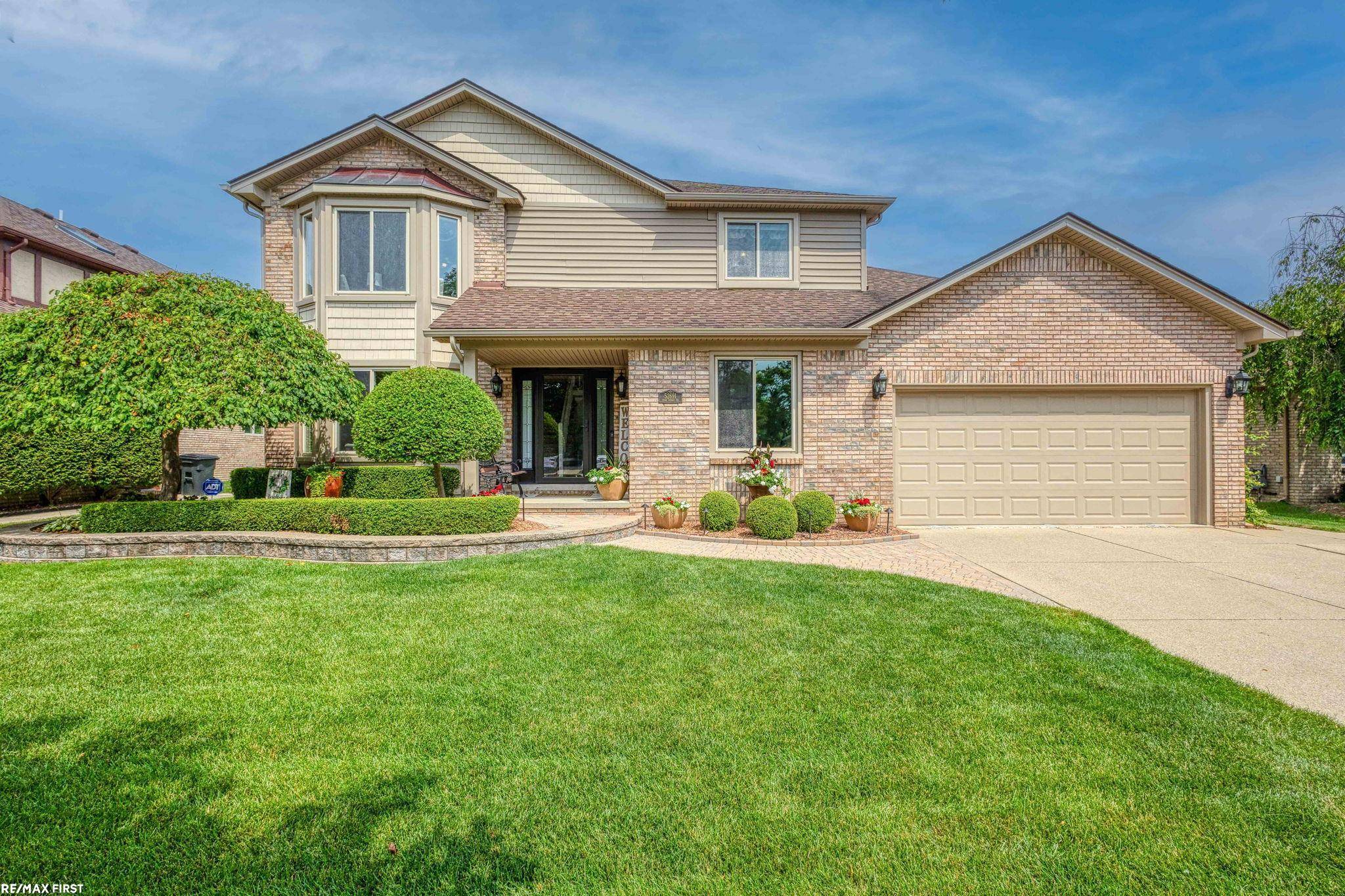 Macomb, MI 48042,52691 Stag Ridge DR