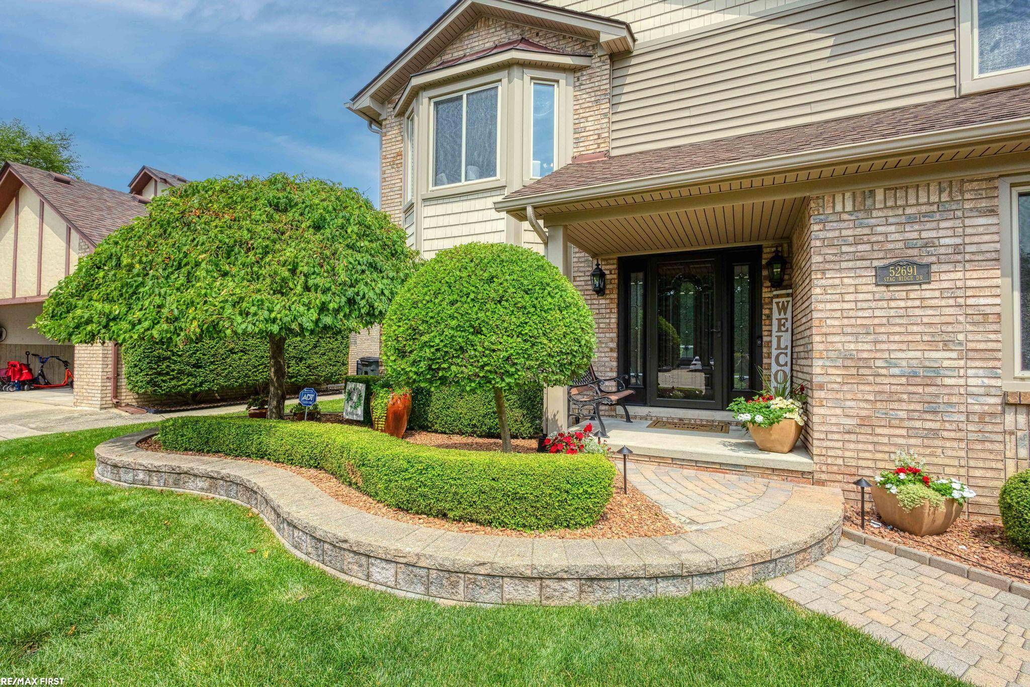 Macomb, MI 48042,52691 Stag Ridge DR