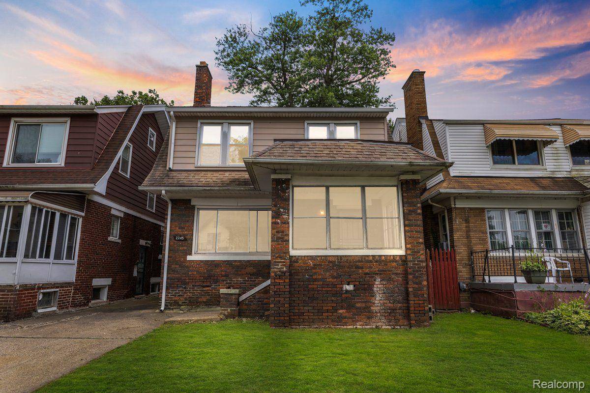 Detroit, MI 48206,2245 COLLINGWOOD ST