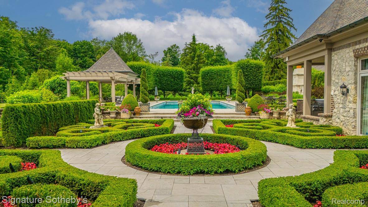 Northville, MI 48168,18101 Sheldon RD