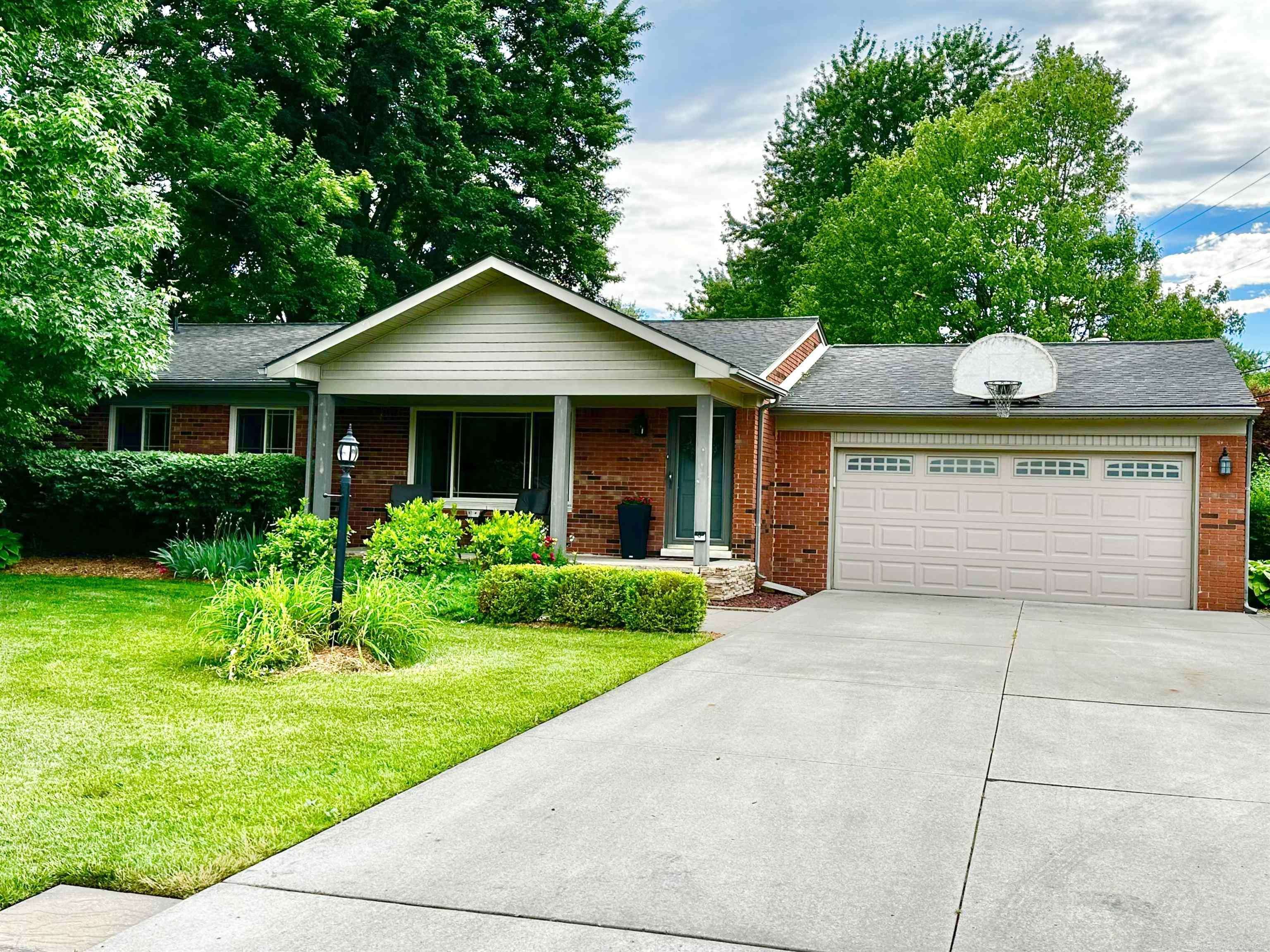 Harrison Twp, MI 48045,39479 N Blom Dr DR