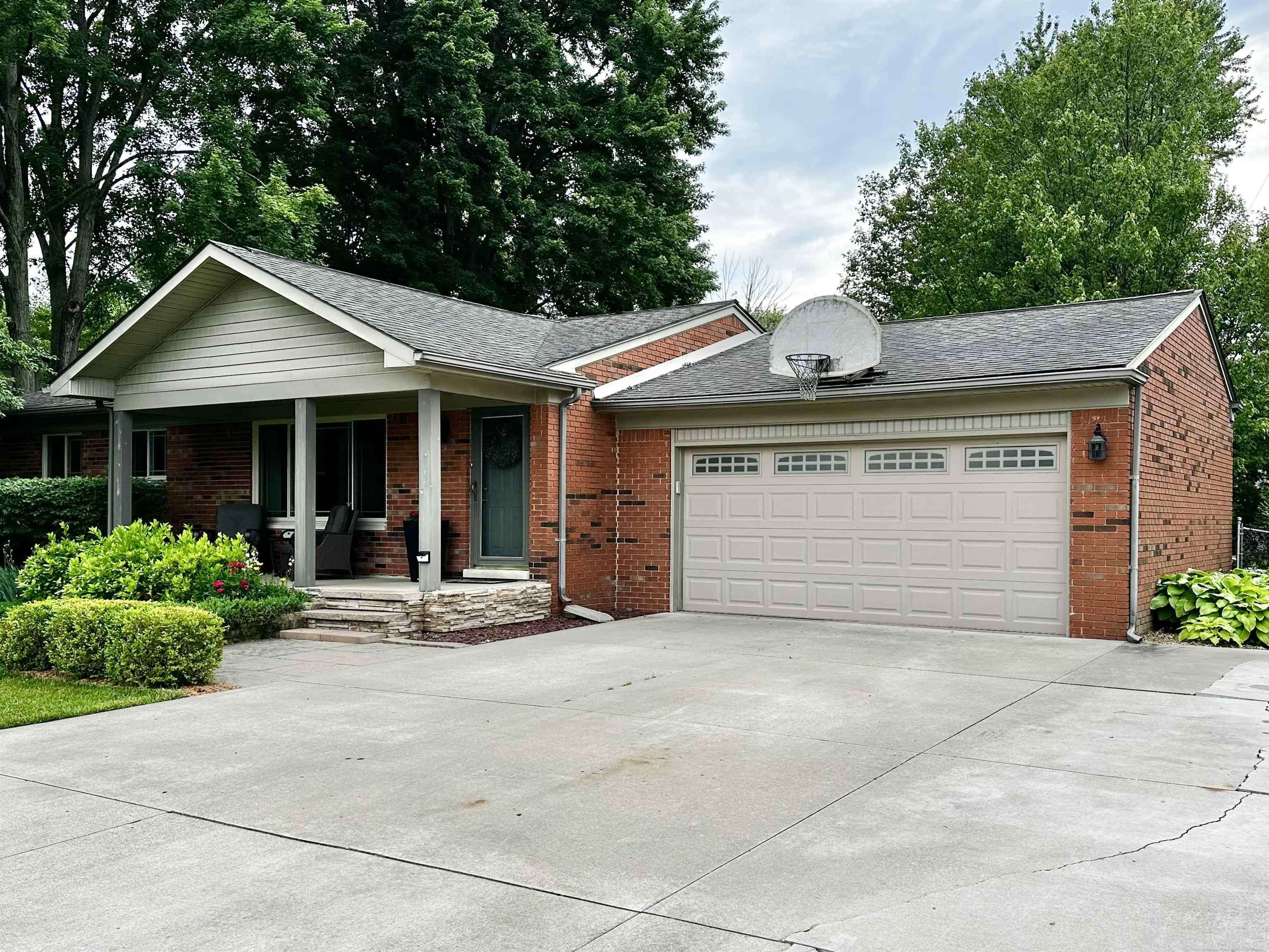 Harrison Twp, MI 48045,39479 N Blom Dr DR