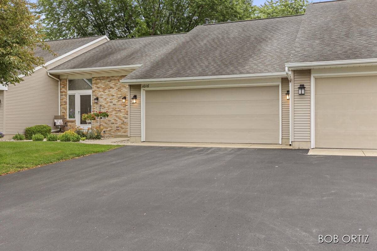Hudsonville, MI 49426,1016 Fairfield DR