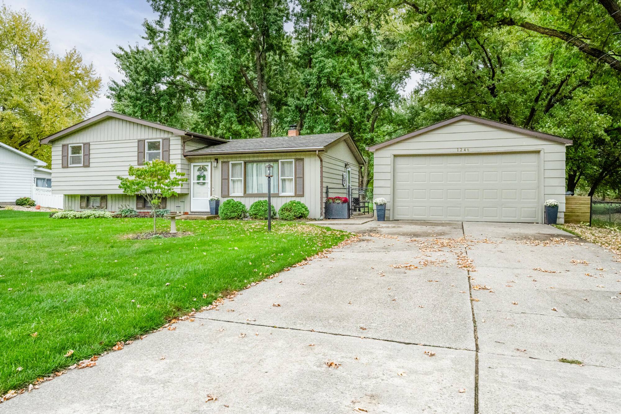 St. Joseph, MI 49085,1246 Adams DR