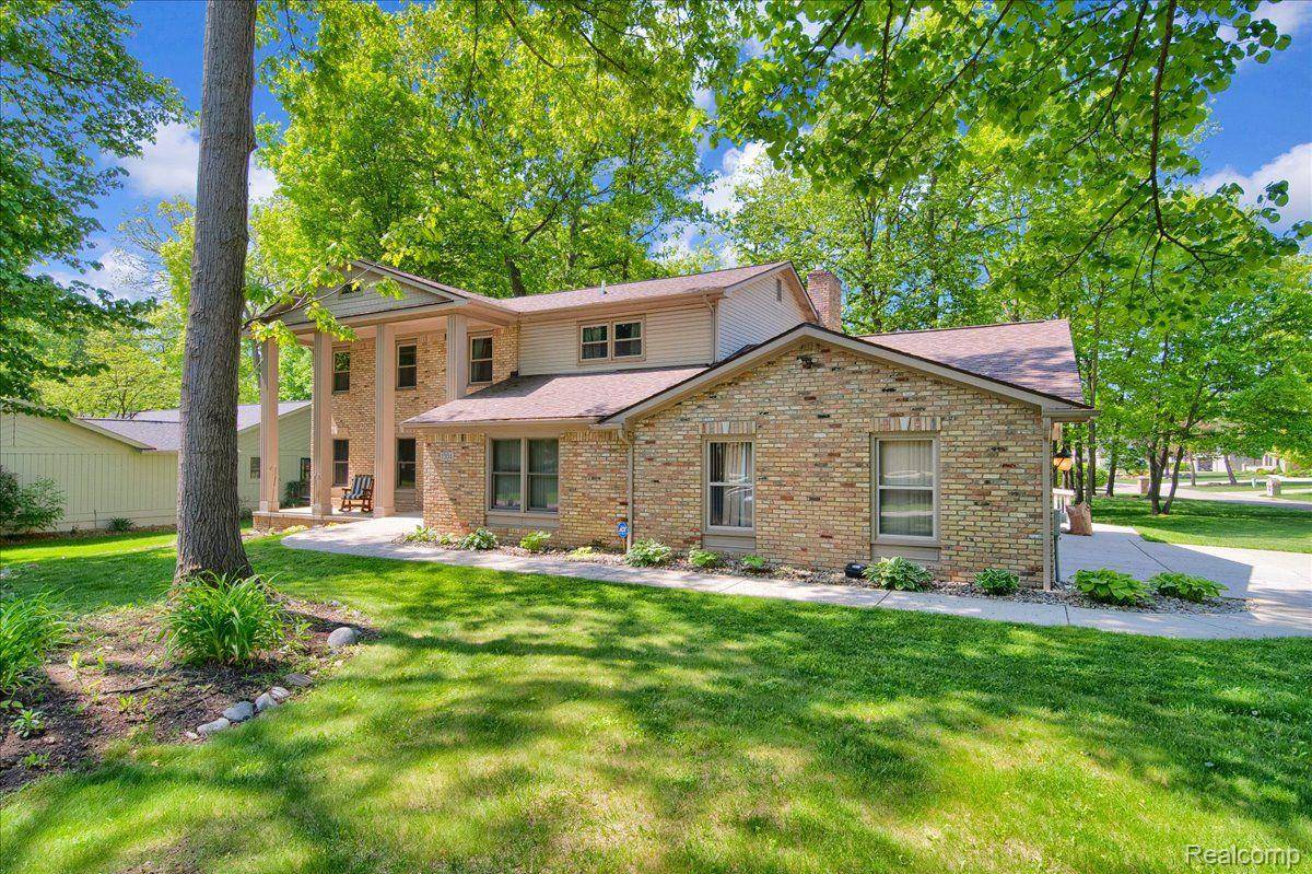 Grand Blanc, MI 48439,1304 KINGS CARRIAGE RD