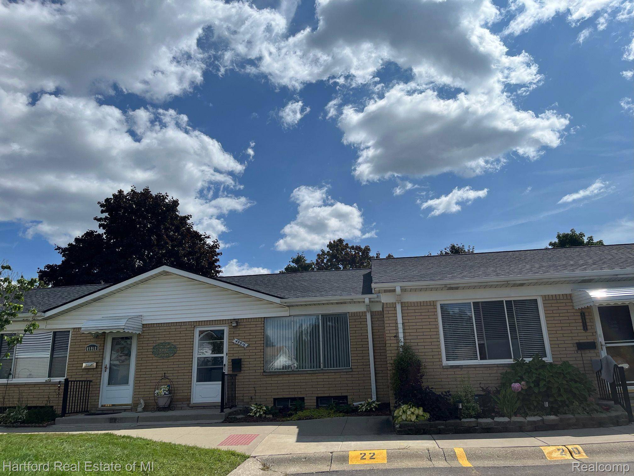 Wixom, MI 48393,49916 Helfer BLVD