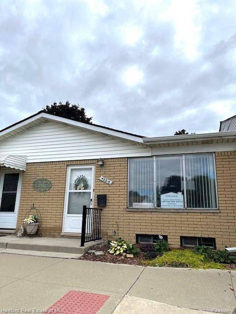 Wixom, MI 48393,49916 Helfer BLVD