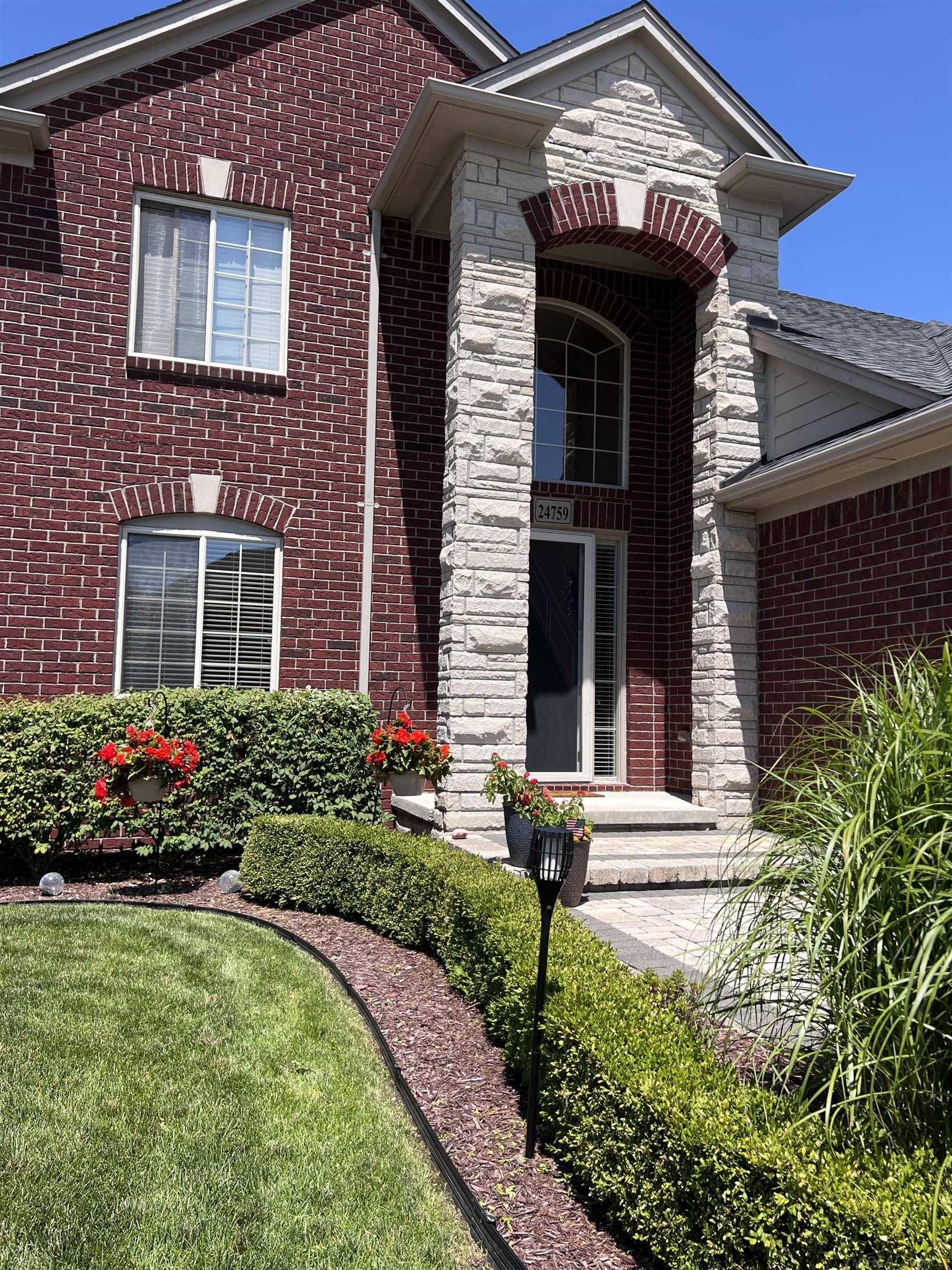 Macomb, MI 48042,24759 Pebble Beach LN