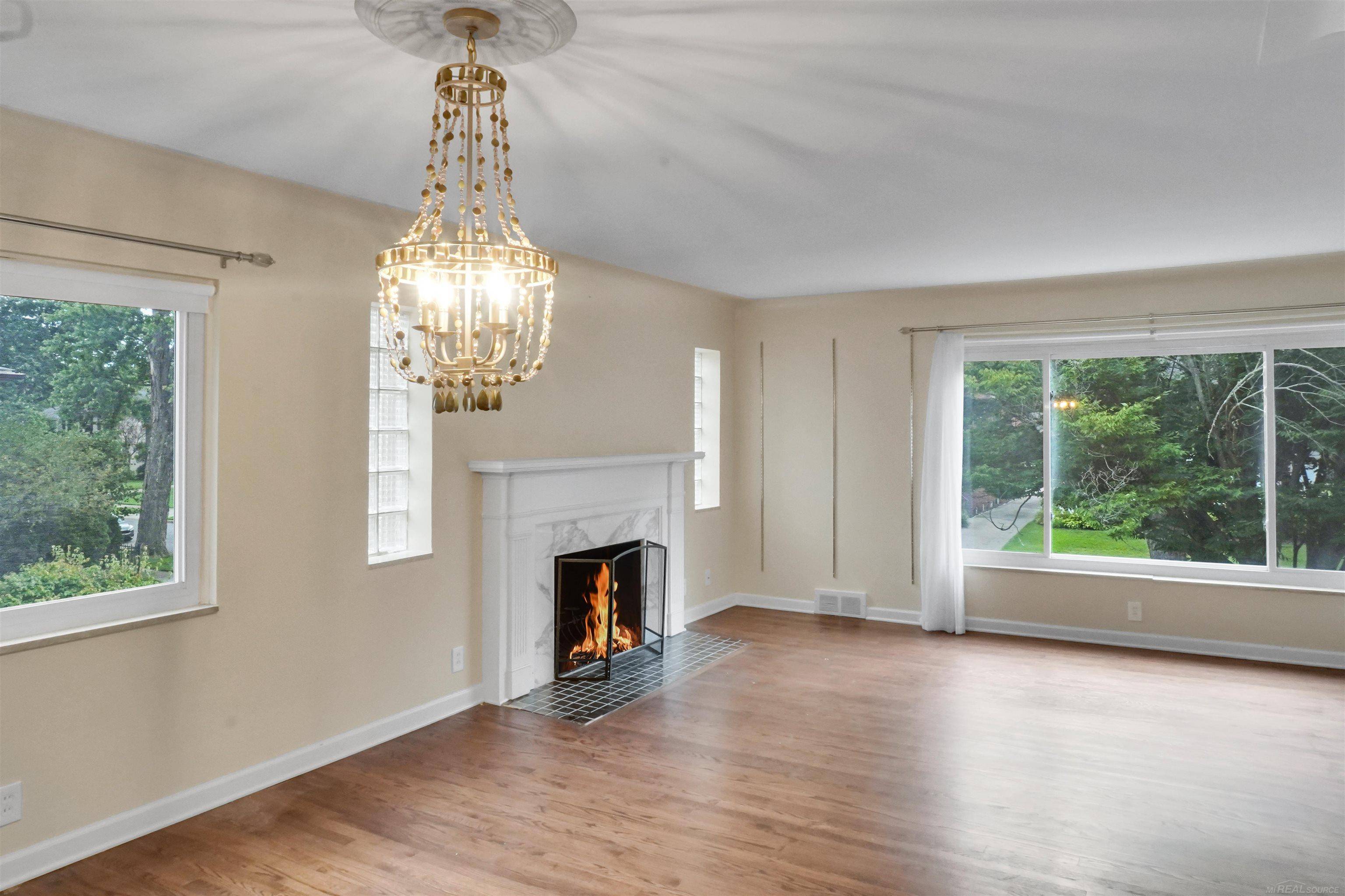 Grosse Pointe Park, MI 48230,732 734 Harcourt RD