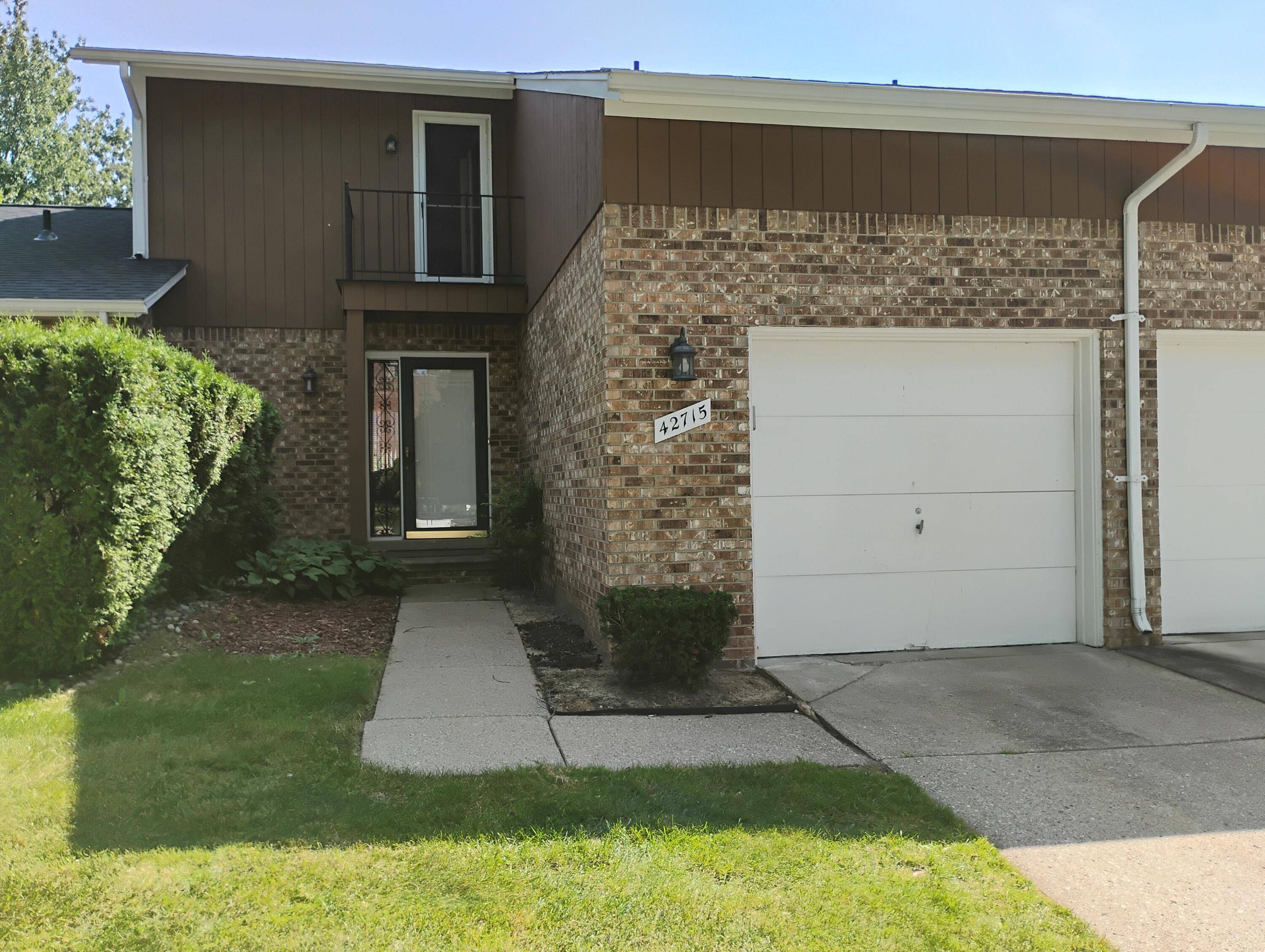 Clinton Twp, MI 48038,42715 Melinda PL