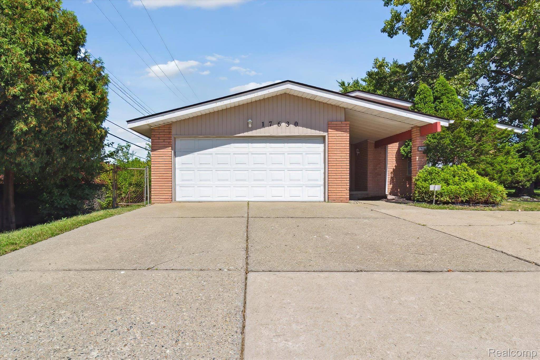 Lathrup Village, MI 48076,17630 LINCOLN DR