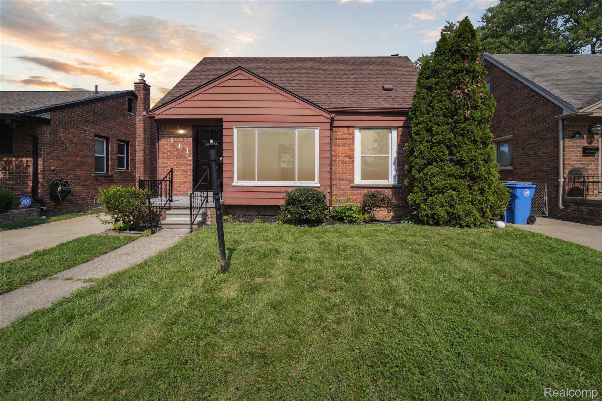 Inkster, MI 48141,311 AMHERST ST