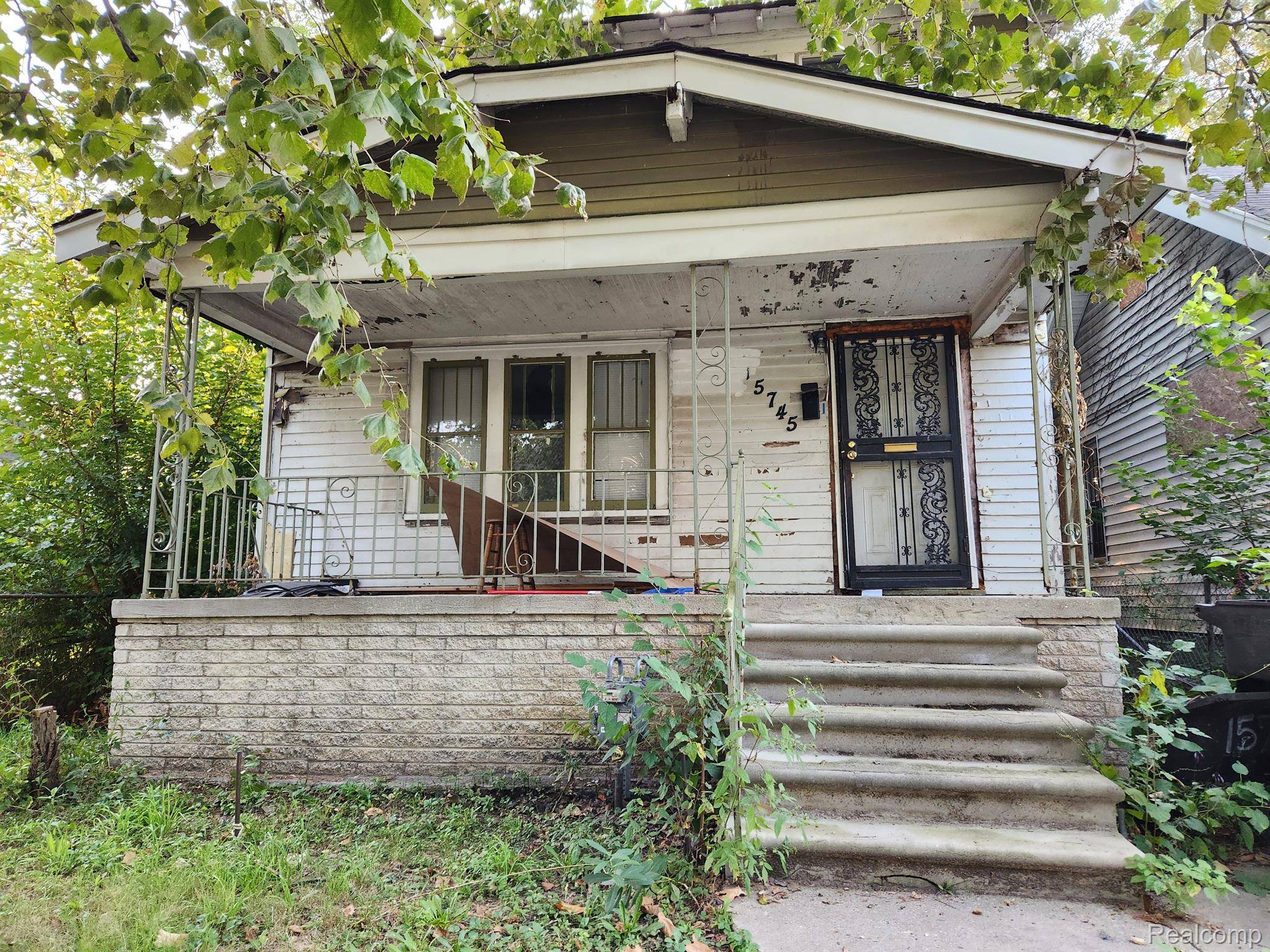 Detroit, MI 48238,15745 HOLMUR ST
