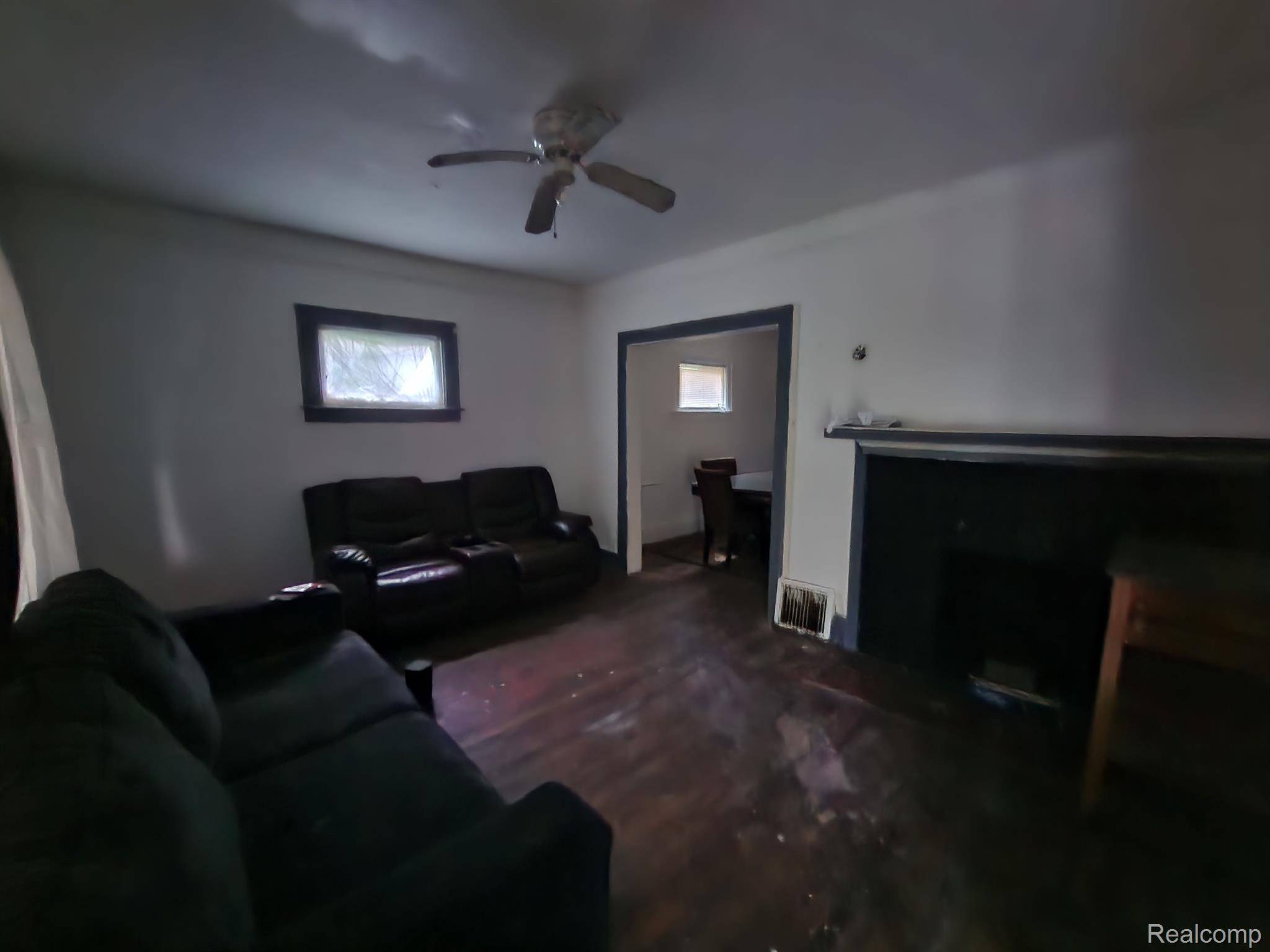 Detroit, MI 48238,15745 HOLMUR ST