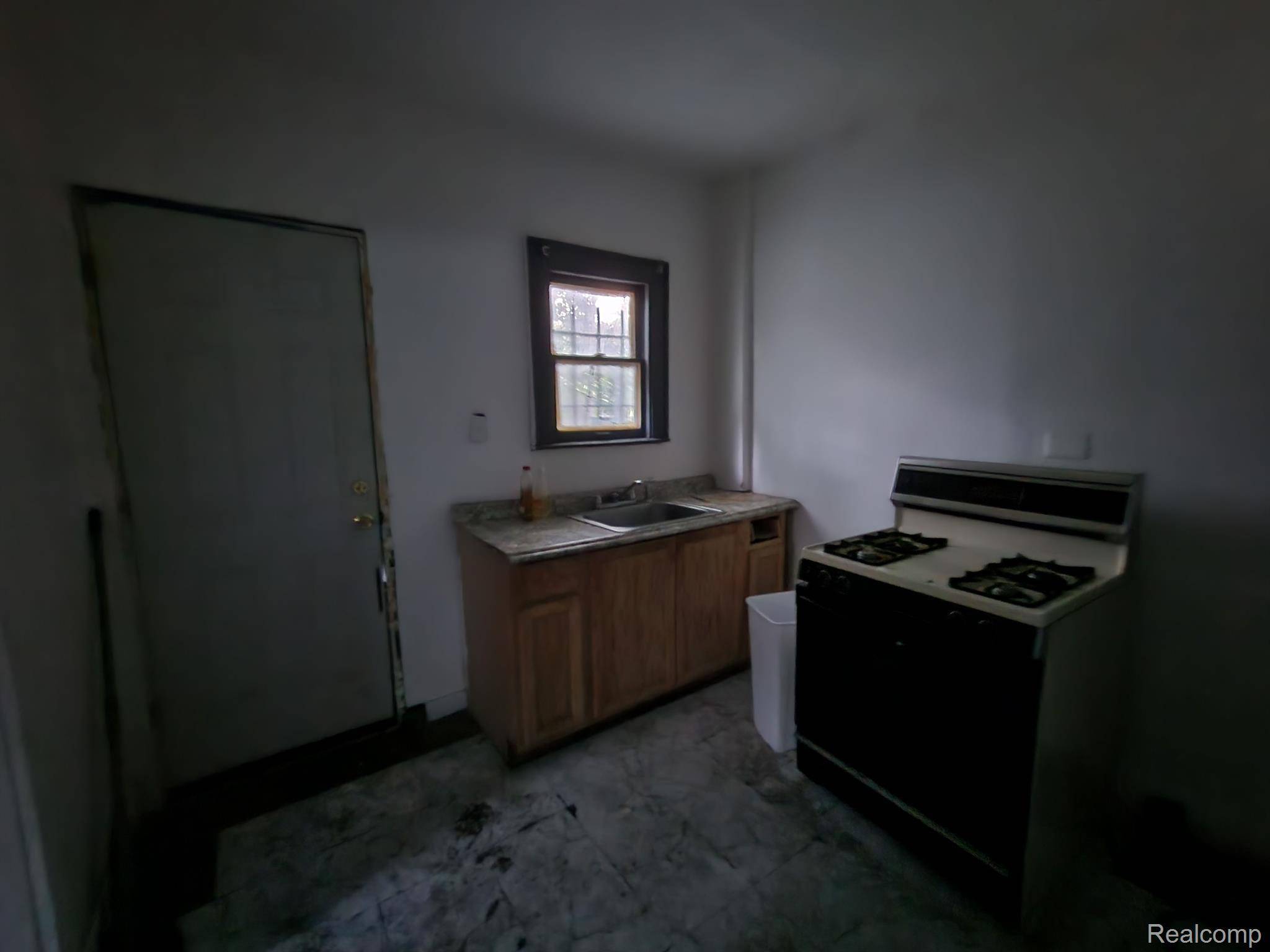 Detroit, MI 48238,15745 HOLMUR ST