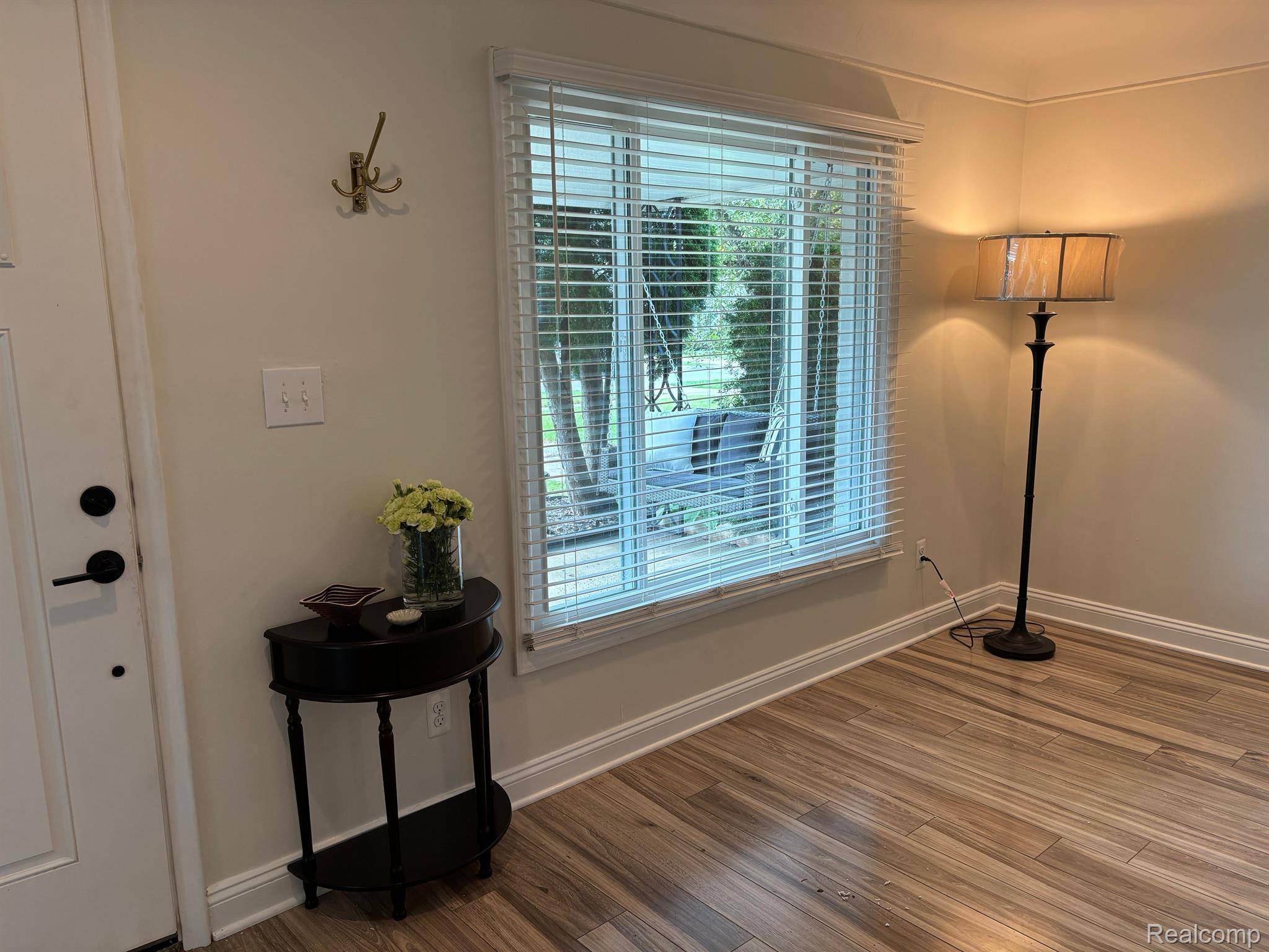 Dearborn Heights, MI 48127,7412 FENTON ST