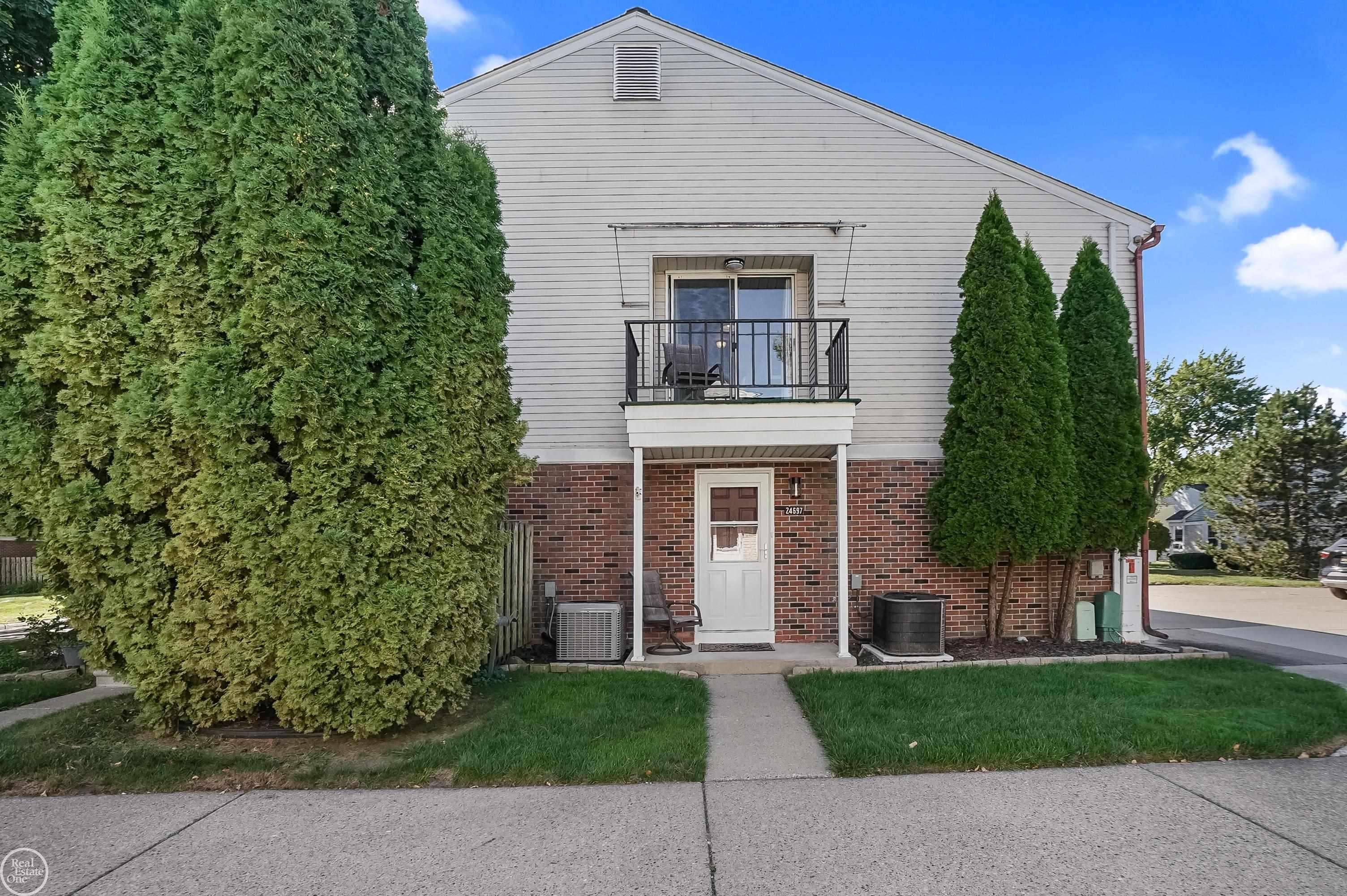 Harrison Twp, MI 48045,24697 Meadow LN