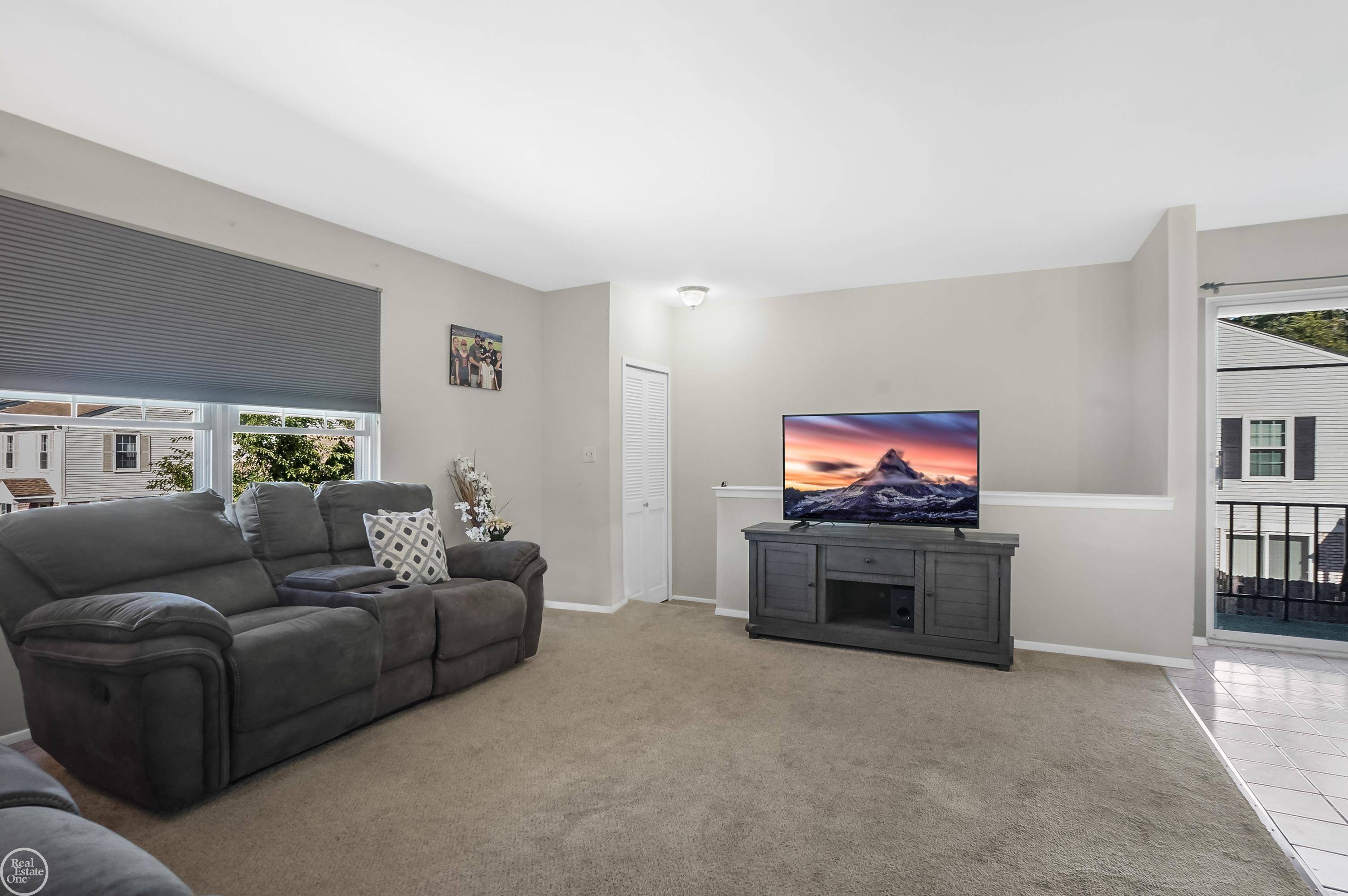 Harrison Twp, MI 48045,24697 Meadow LN