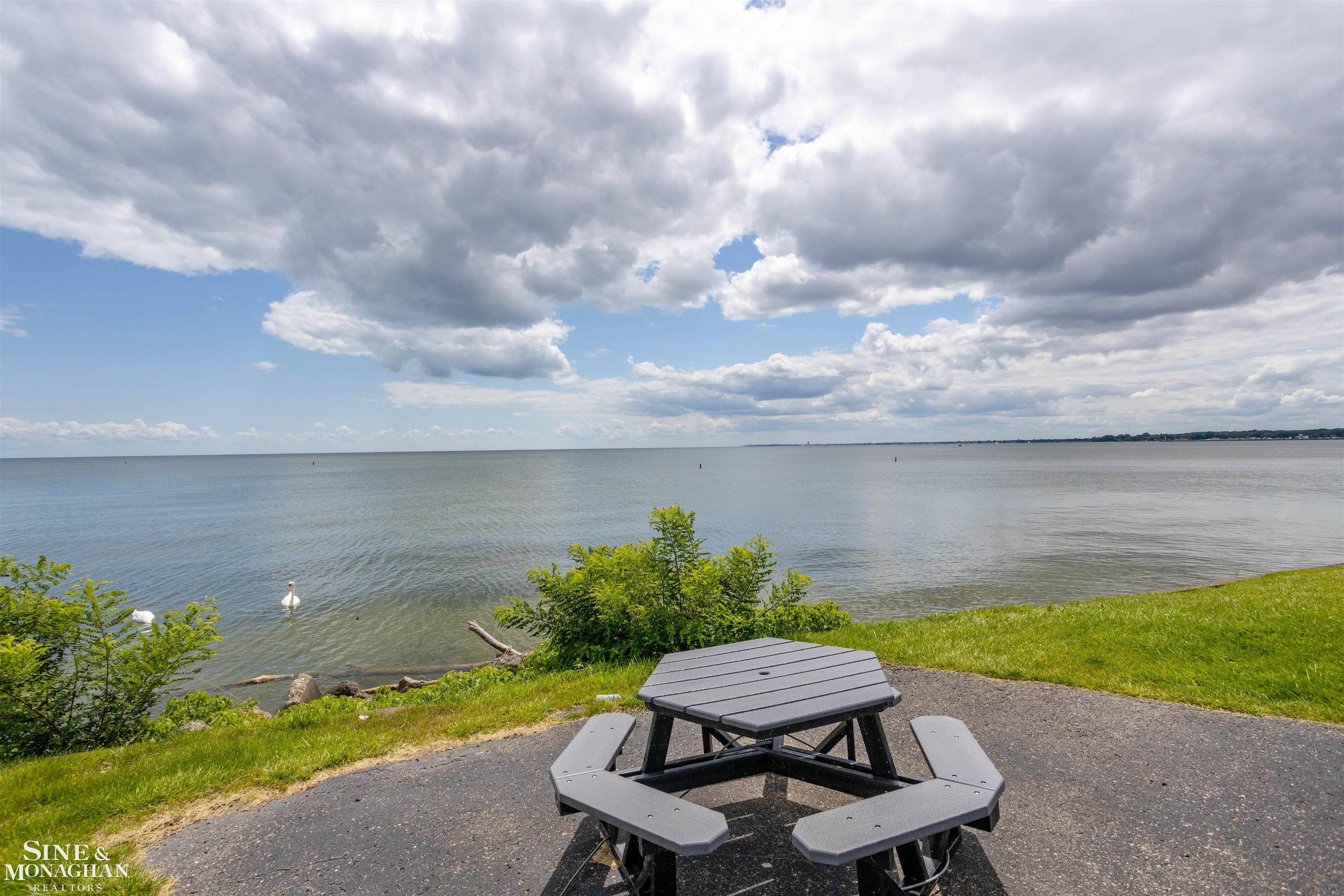 Harrison Twp, MI 48045,37530 Jefferson ST