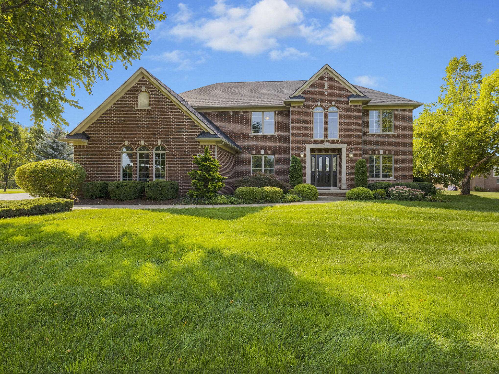 Saline, MI 48176,567 Hobart CT