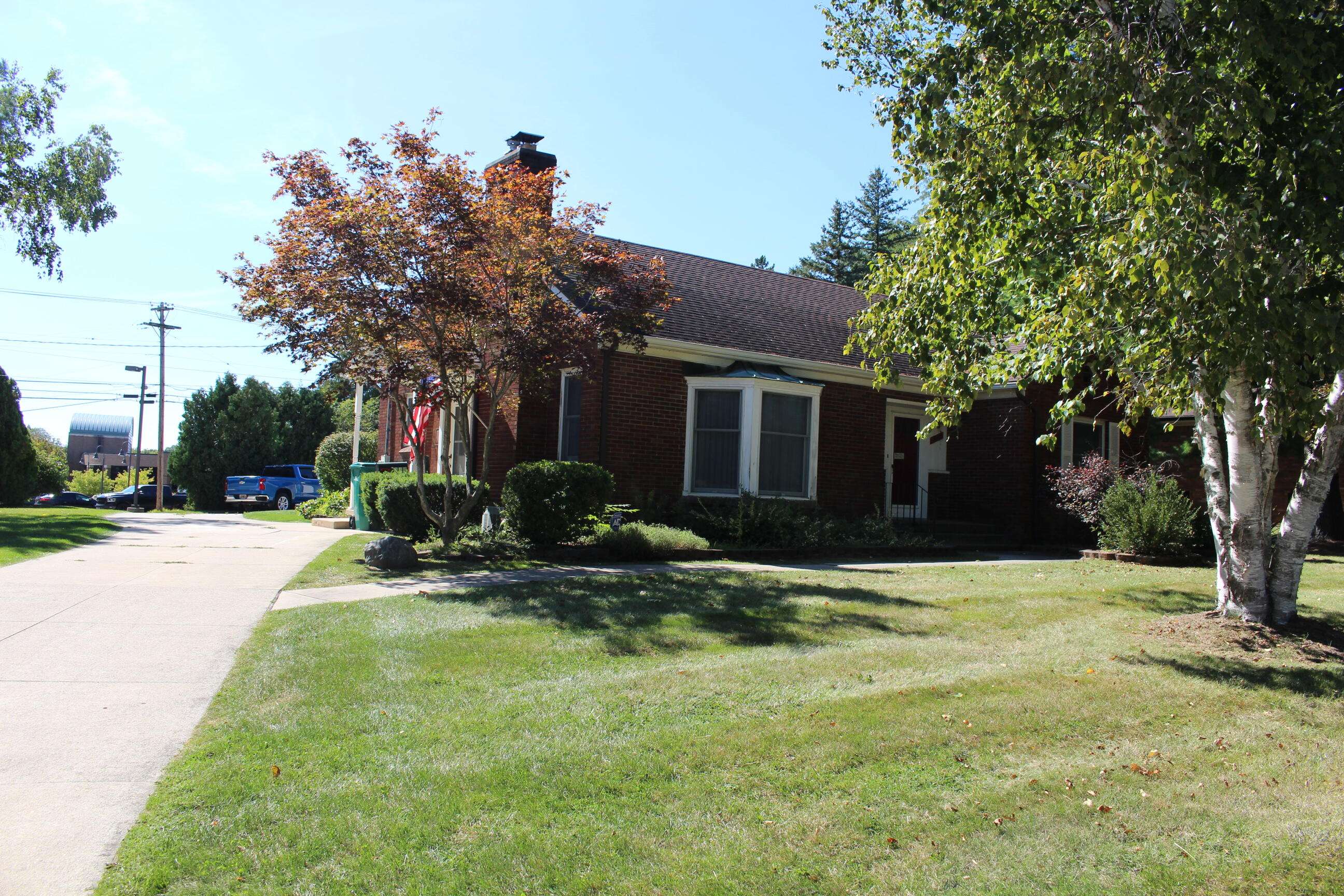 Saline, MI 48176,305 Mills RD