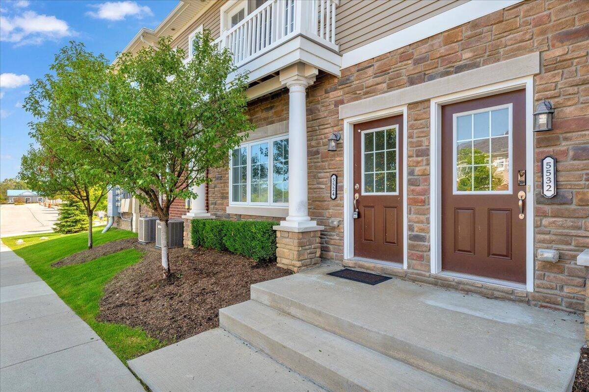 Ann Arbor, MI 48103,5524 Arbor Chase DR