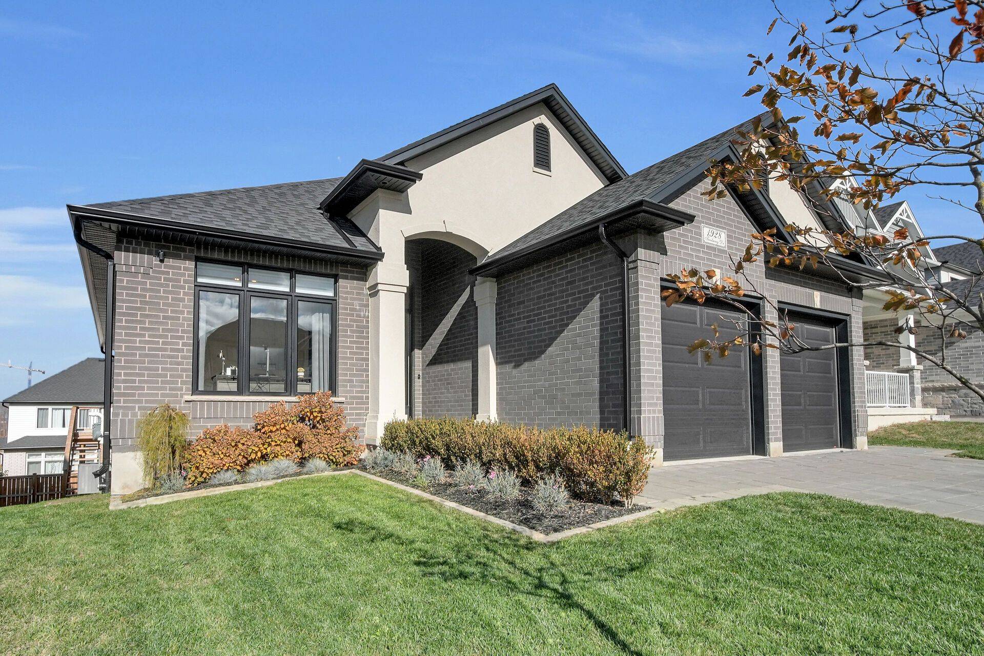 London South, ON N6K 0K7,1928 Trailsway DR