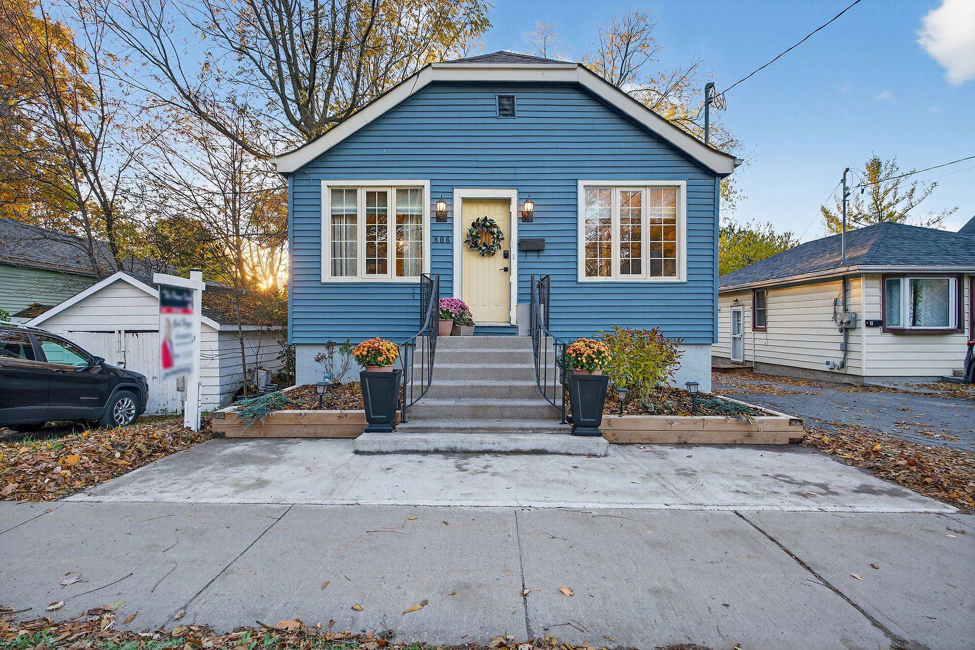 Kingston, ON K7M 1W7,806 Portsmouth AVE