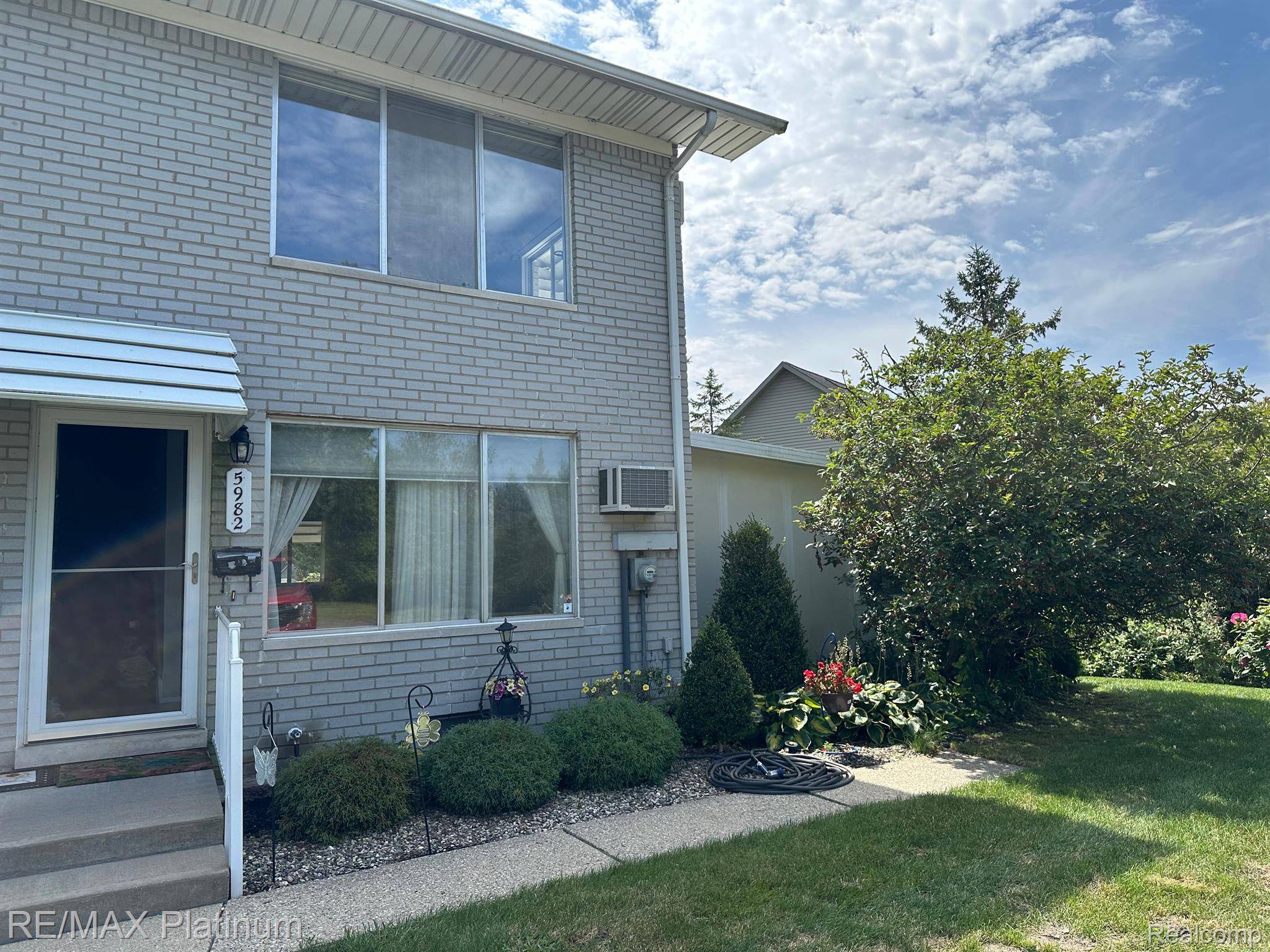 Brighton, MI 48116,5982 ALAN DR