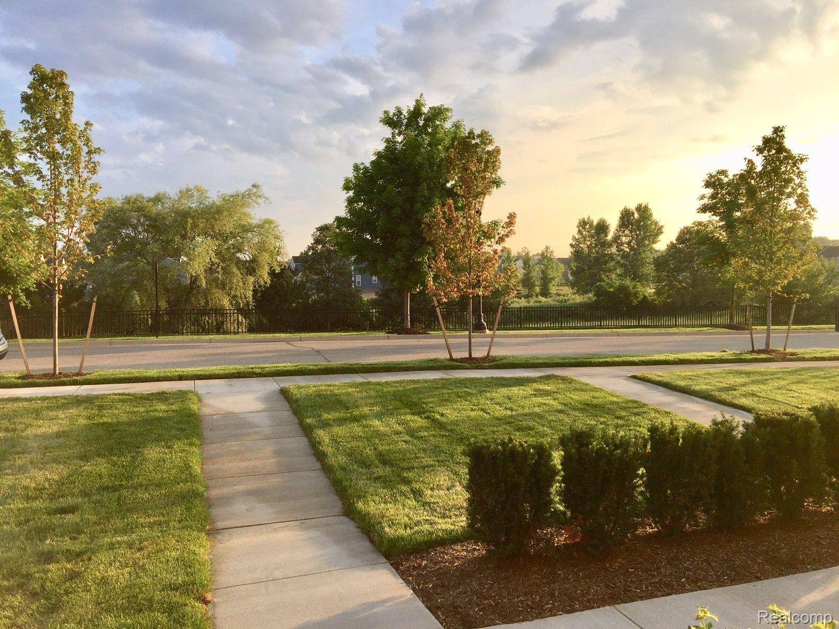 Wixom, MI 48393,3135 CHAMBERS W