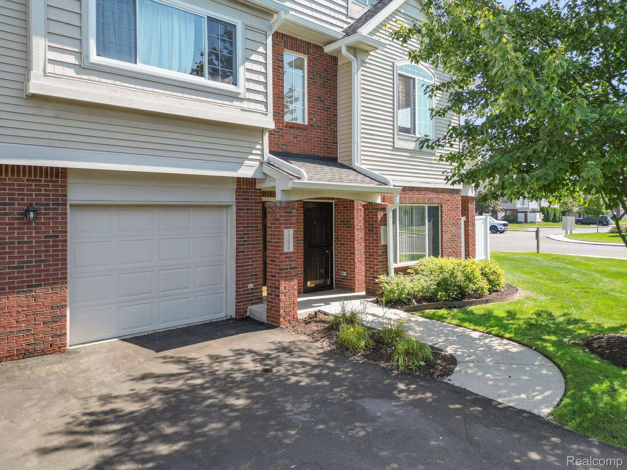 Woodhaven, MI 48183,23050 FAIRLANE BLVD #B 16