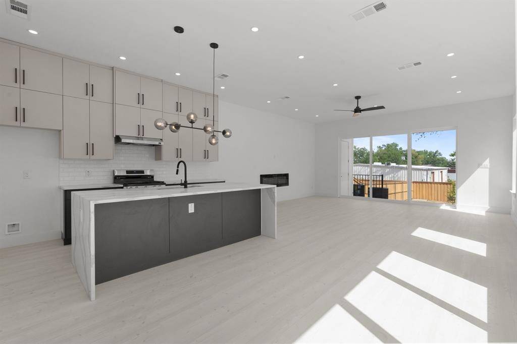 Dallas, TX 75208,1849 Pollard Street