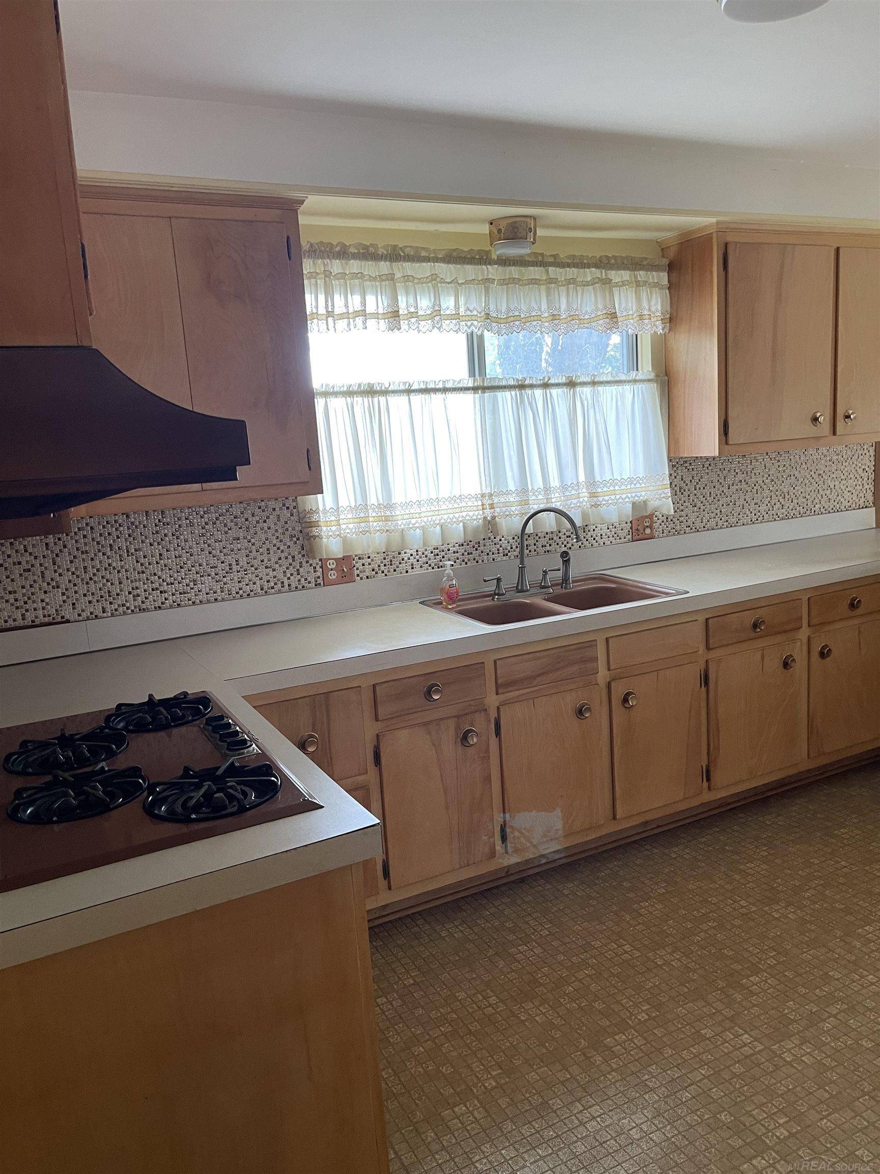 Harrison Twp, MI 48045,35001 Beacon Hill ST