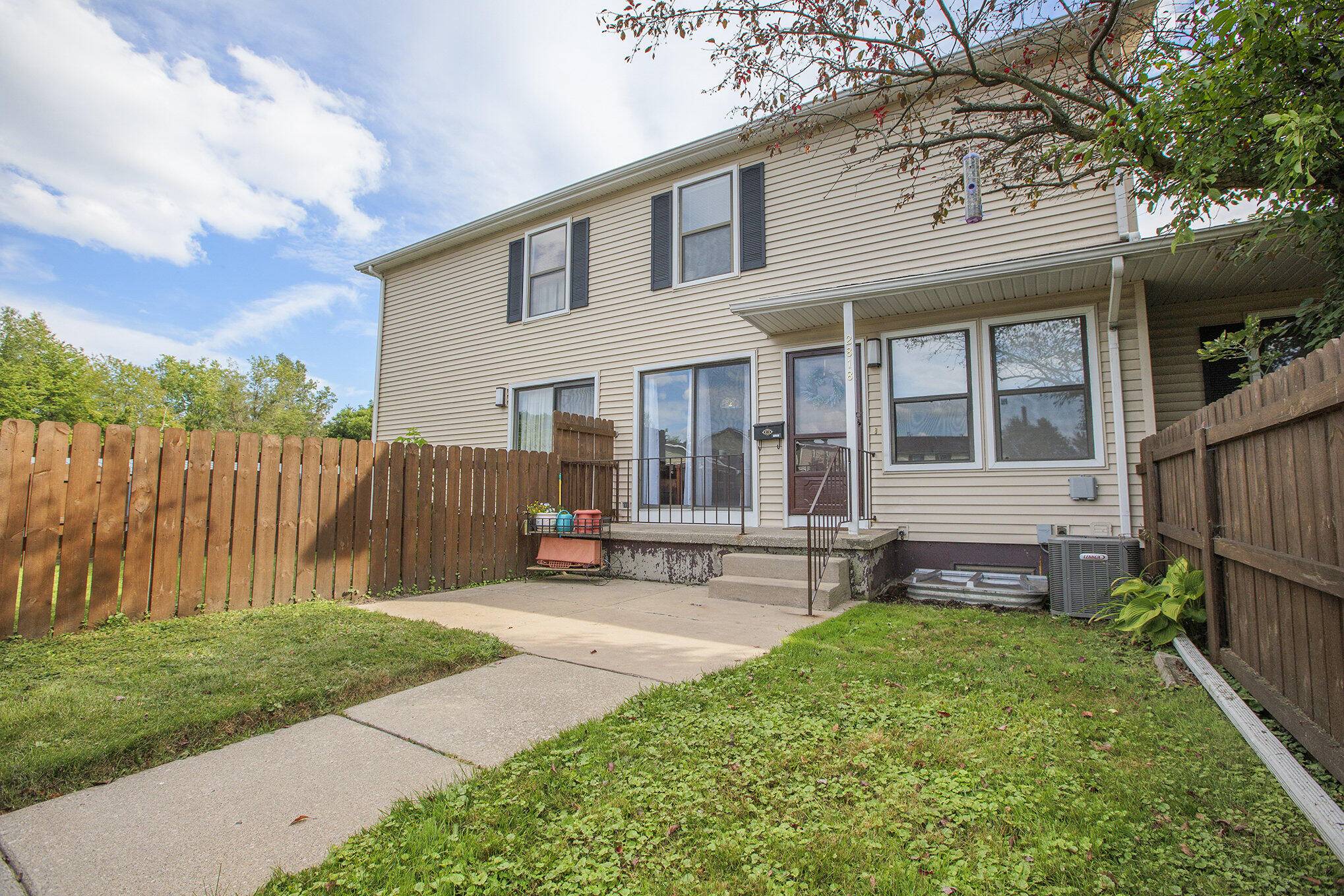 Ypsilanti, MI 48197,2818 Roundtree BLVD