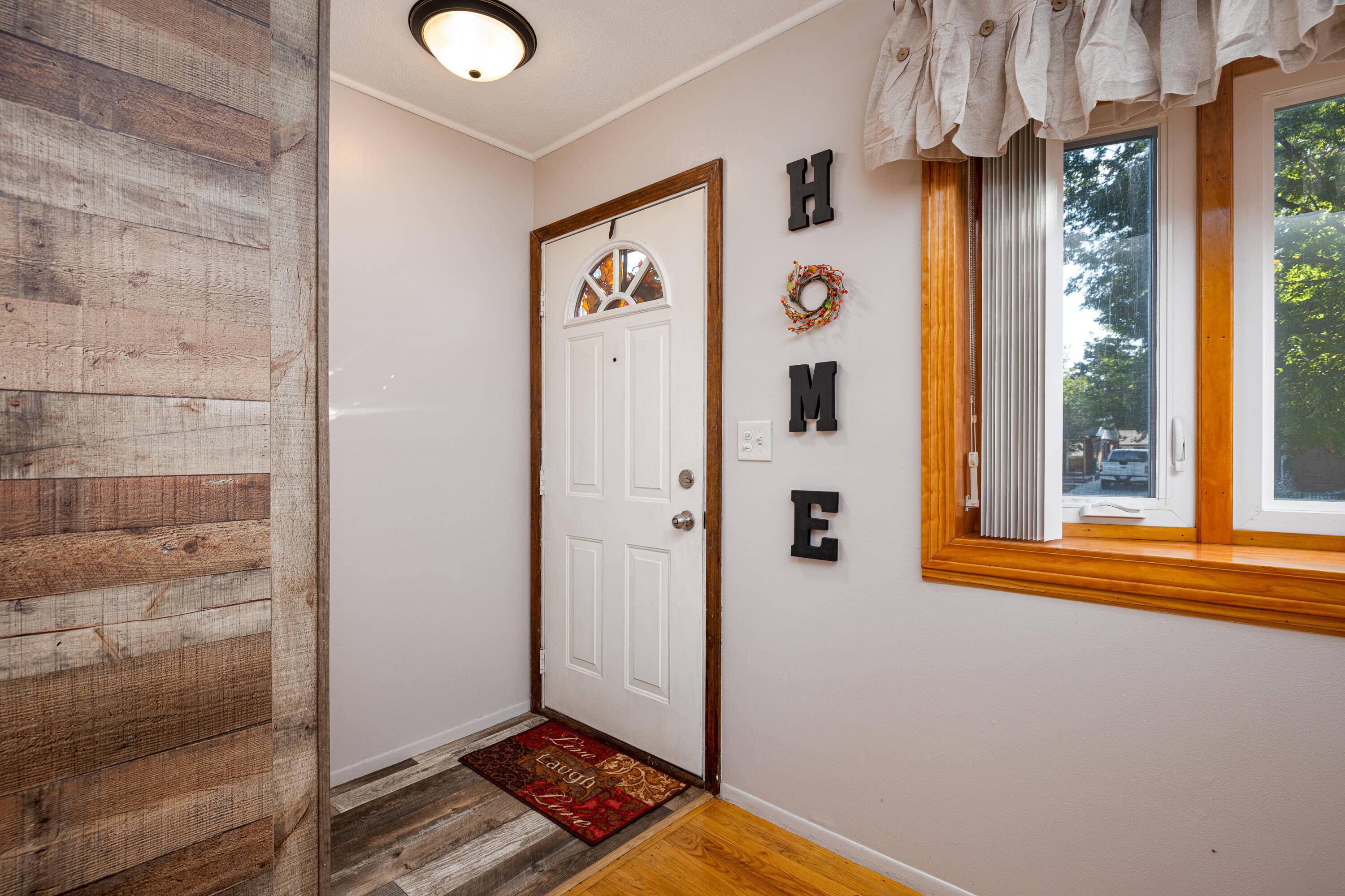 Southgate, MI 48195,14876 Maywood ST