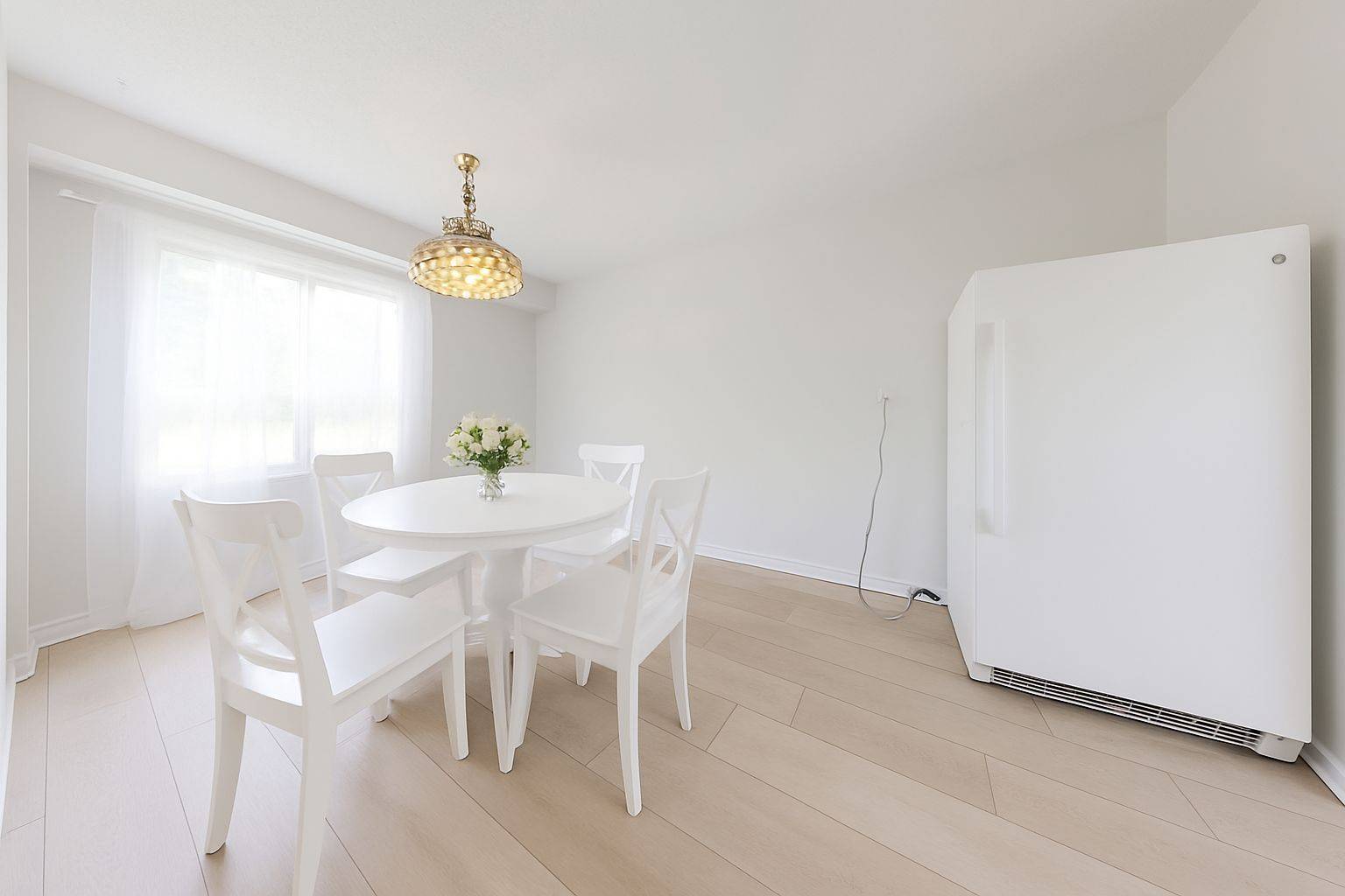 Toronto E11, ON M1B 1V2,35 Crittenden SQ