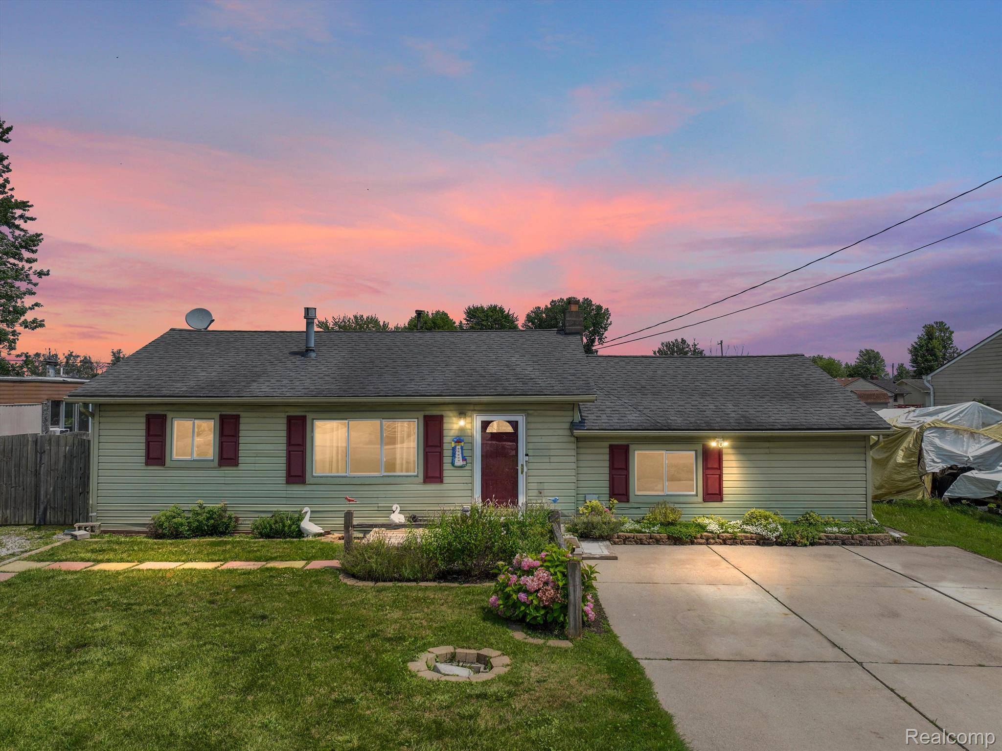 Clay, MI 48001,7321 BEALANE RD