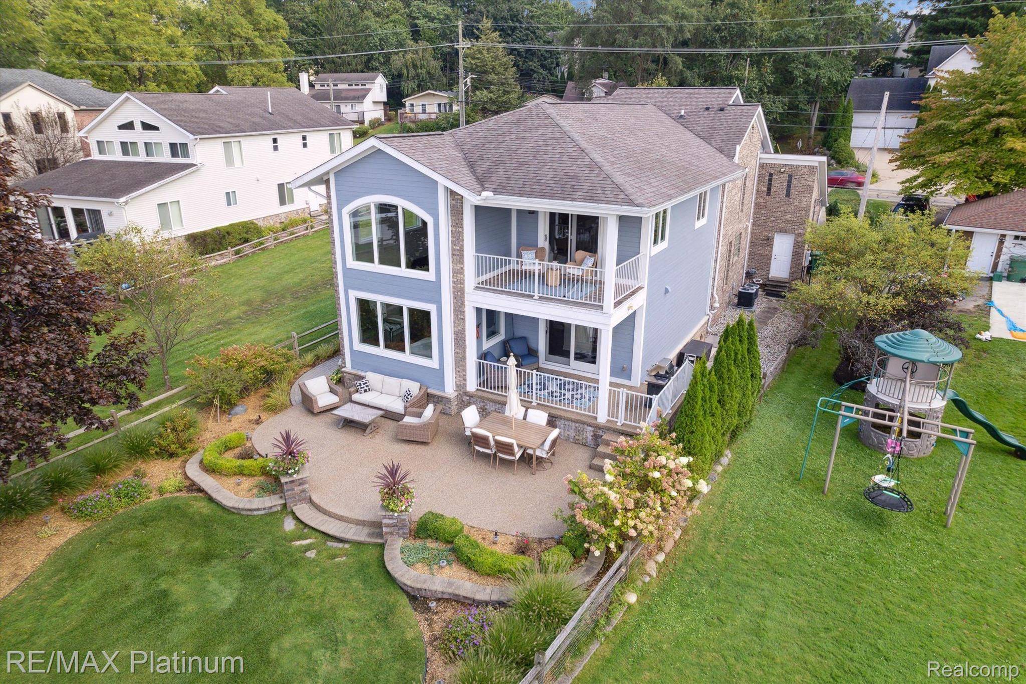 Brighton, MI 48116,1400 BRIGHTON LAKE RD